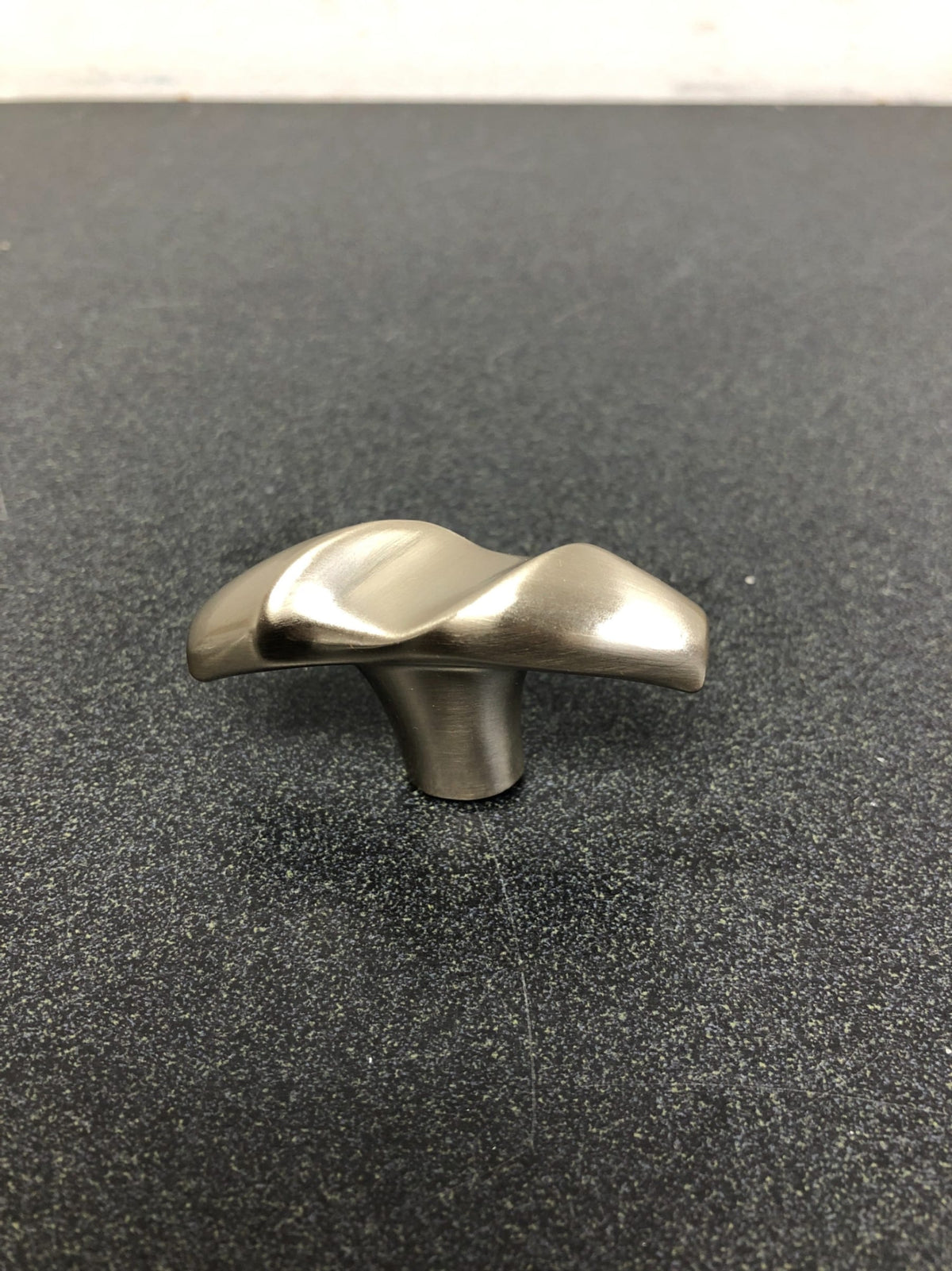 Hickory Hardware HH74730-ITN Serendipity 2-1/8 Inch Bar Cabinet Knob - Iced Tea Nickel