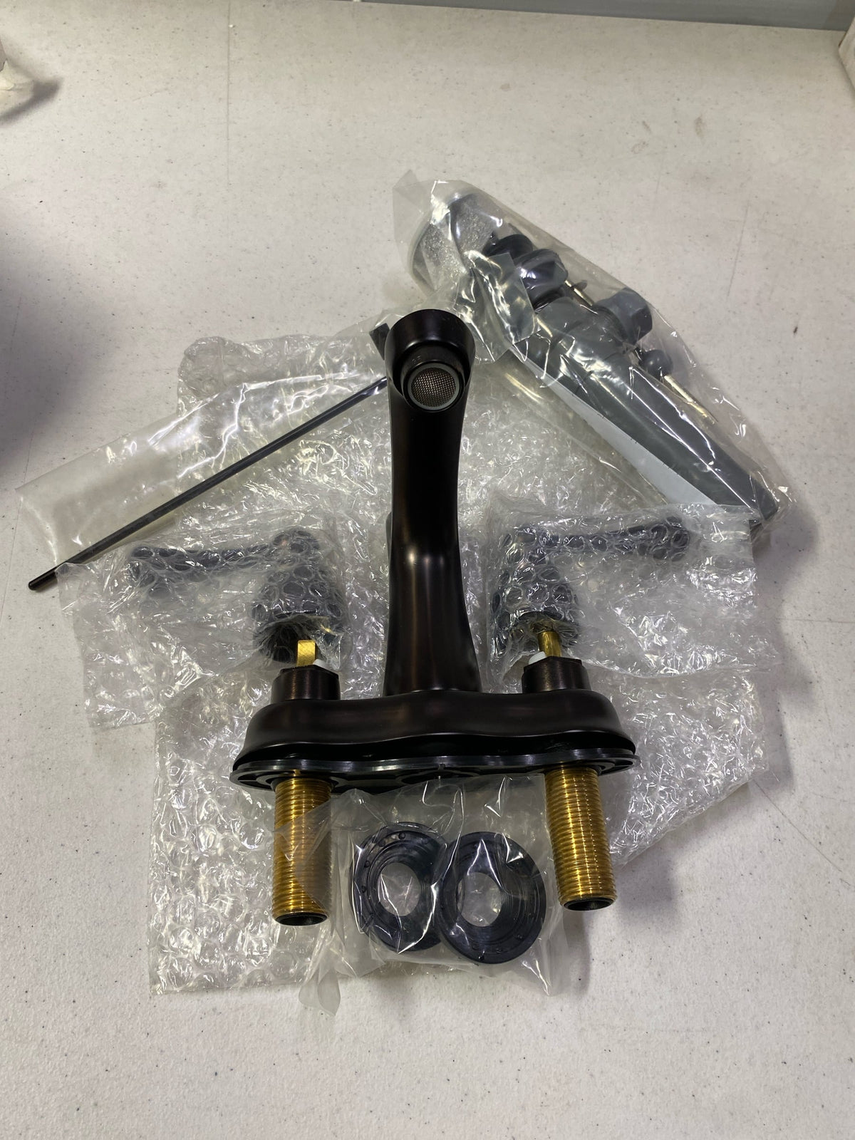Kingston Brass FB7615BL Vintage 1.2 GPM Centerset Bathroom Faucet with Pop-Up Drain Assembly - Oil Rubbed Bronze
