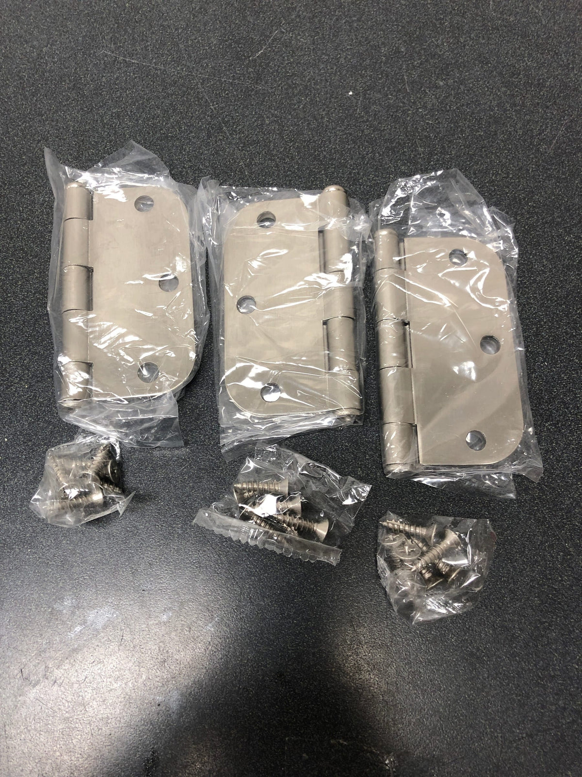 Miseno MDH3503SN 3-1/2 x 3-1/2 Plain Bearing 5/8" Radius Corner Door Hinge - Pack of 3 - Satin Nickel