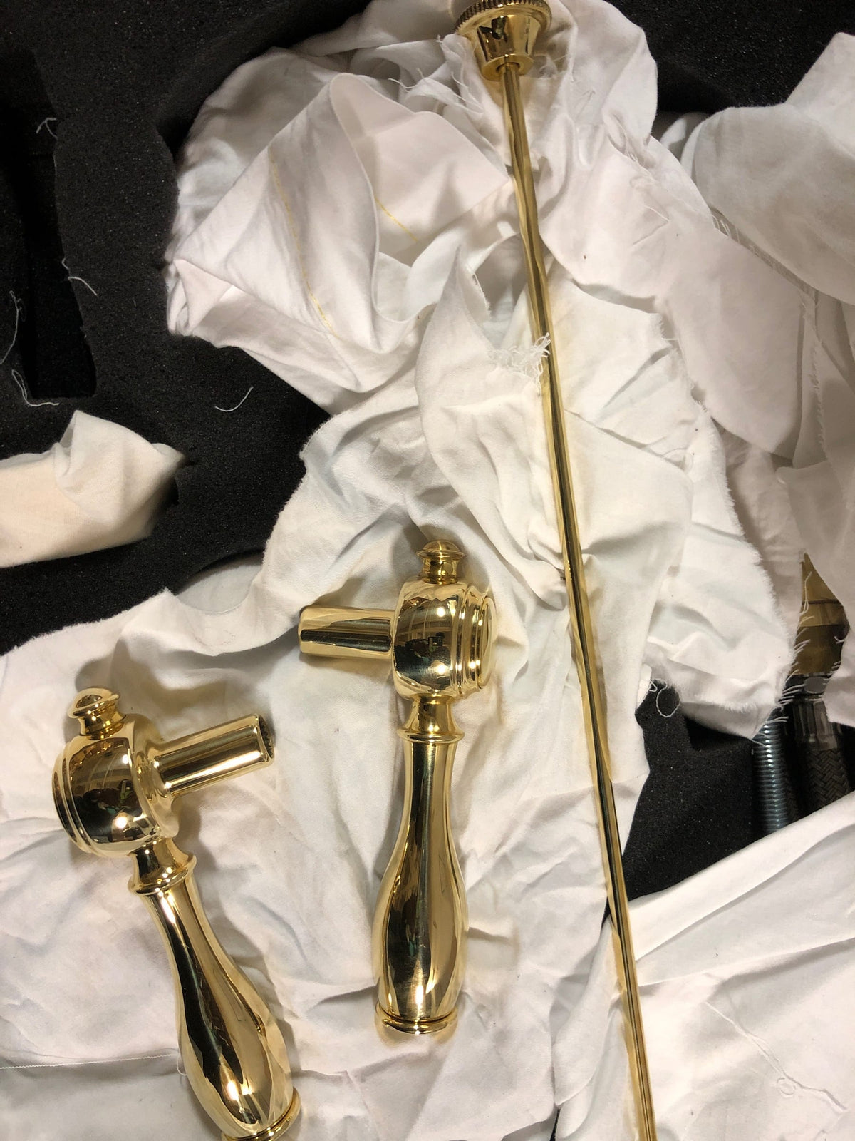 Newport Brass 1770-03N Victoria 1.2 GPM Widespread Bathroom Faucet with Pop-Up Drain Assembly - Polished Brass Uncoated (Living)