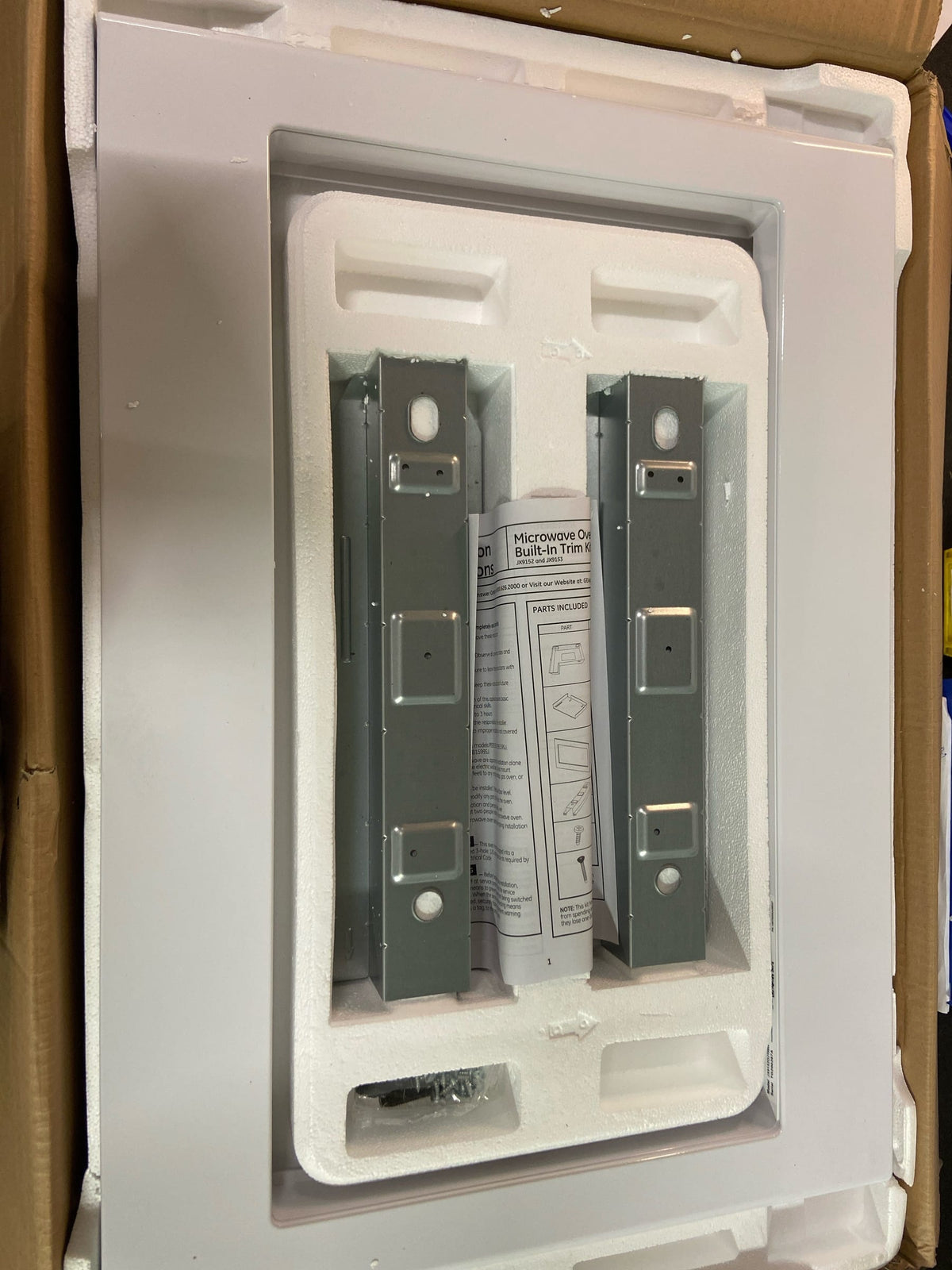 GE JX9152DJWW 27" Built-In Microwave Trim Kit - White
