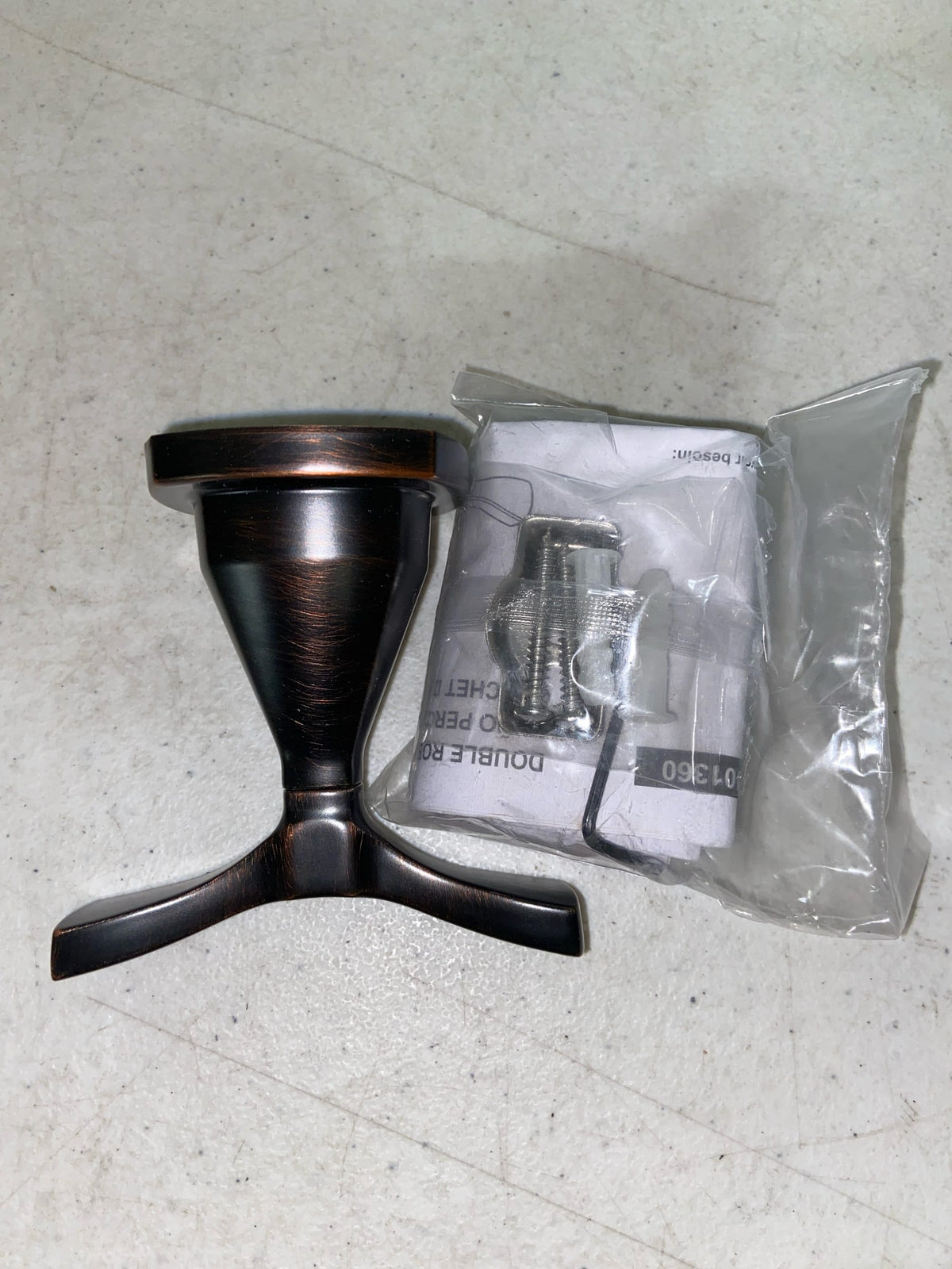 Delta 77638-RB Stryke Robe Hook, Single, Venetian Bronze
