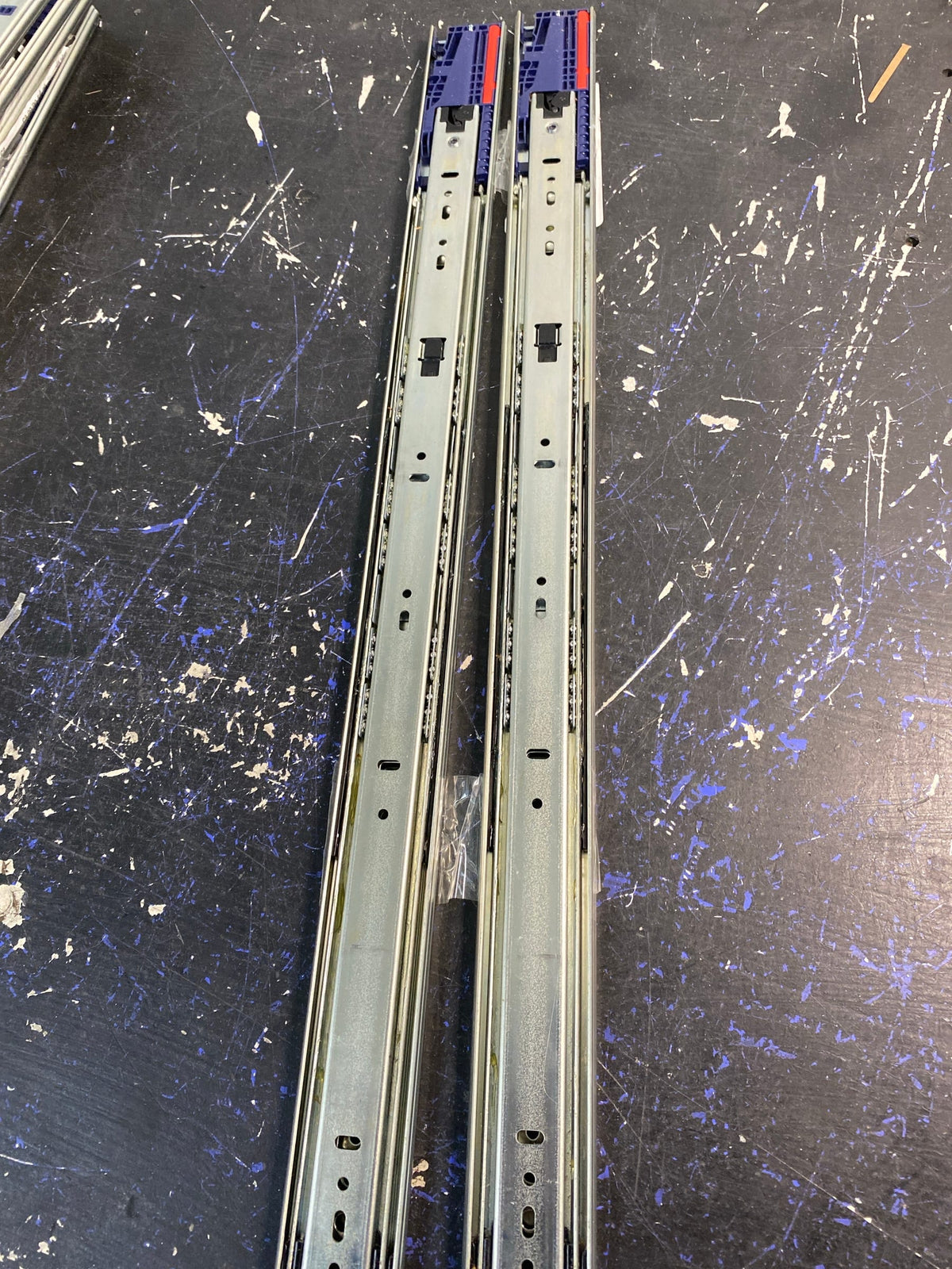 Knape and Vogt KV8450FMB24 8450FM Series 24 Inch Full Extension Side Mount Ball Bearing Drawer Slide with 100 Lbs. Weight Capacity, Self Close and Soft Close - Pair - Anochrome