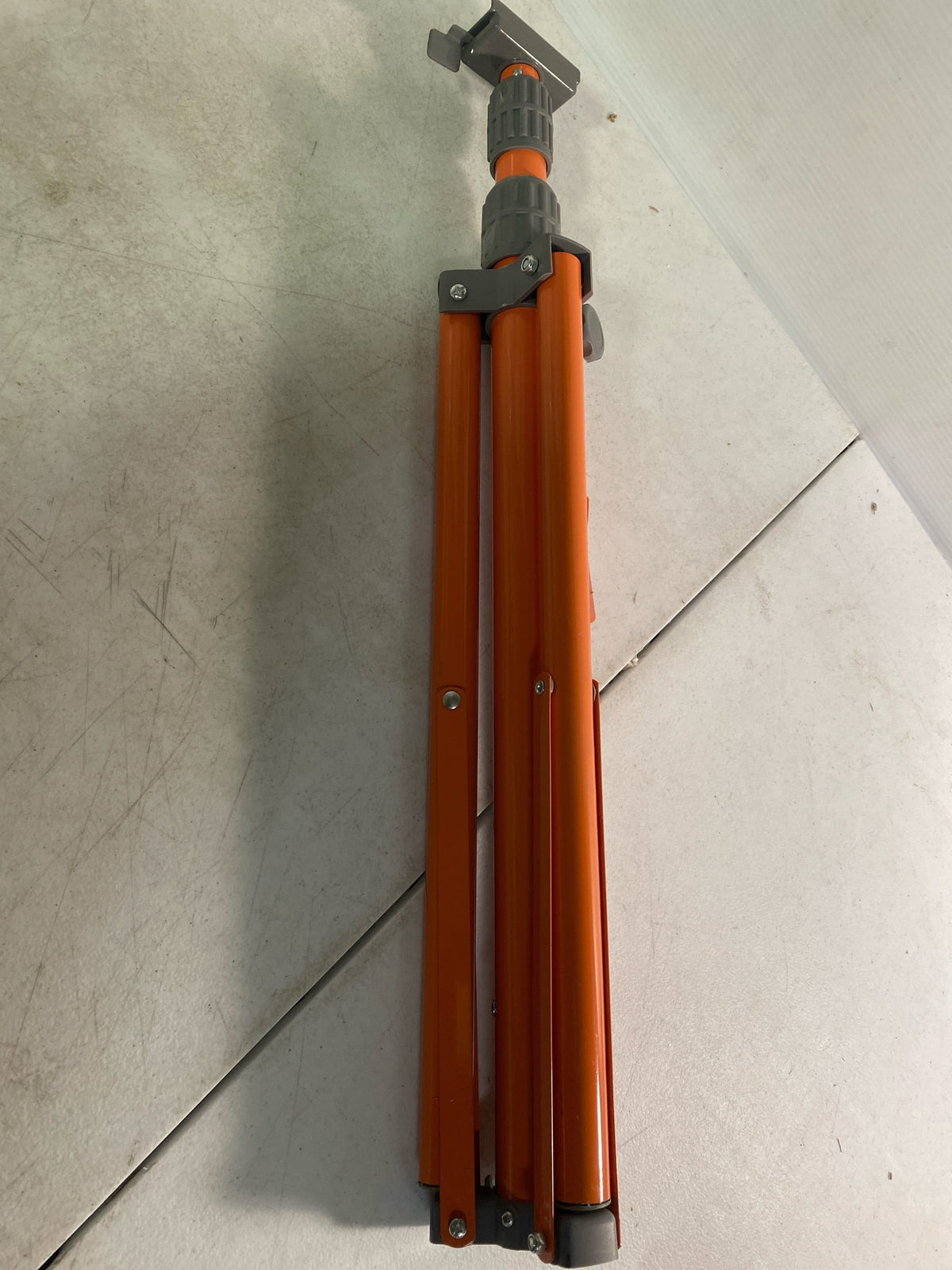 Hdx LG351-1200W 1200-Watt Halogen Tripod Work Light