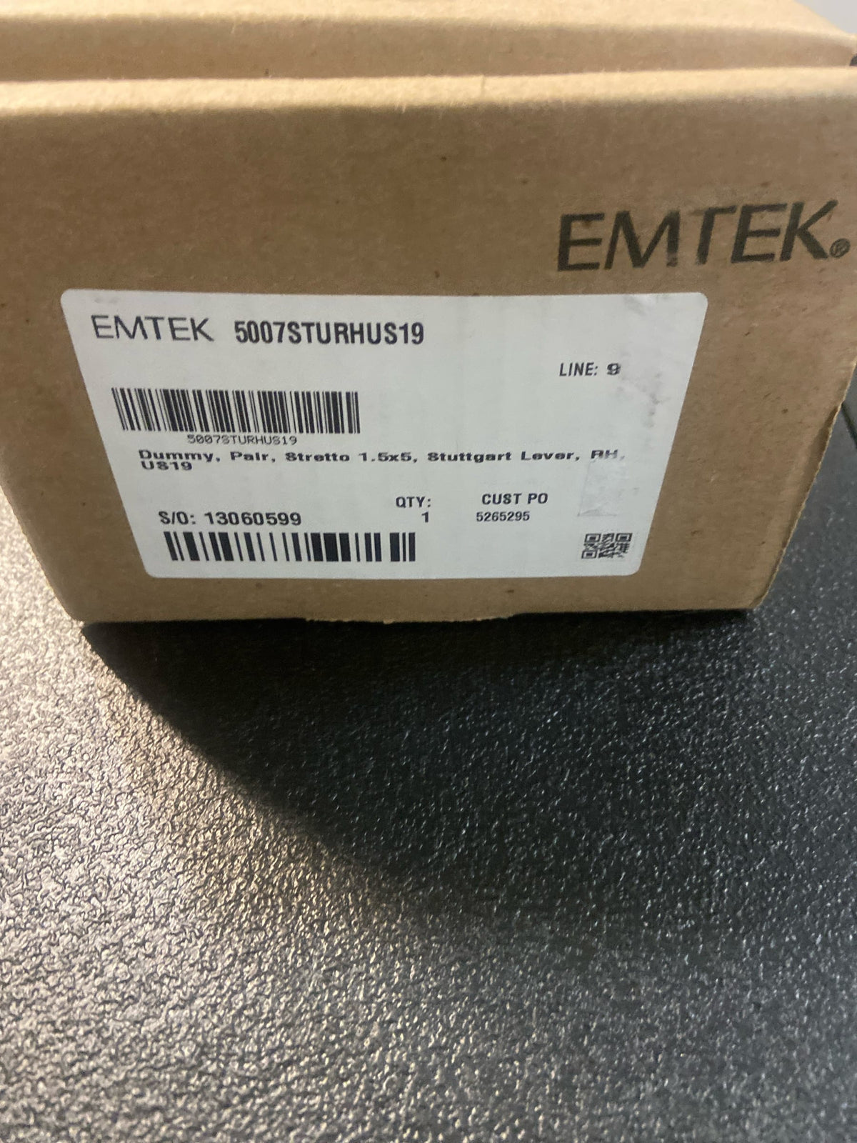 Emtek 5007US19RH 5 Inch Long Stretto Rectangular Dummy Sideplate Entry Set from the Brass Modern Collection - Flat Black Stuttgart Lever