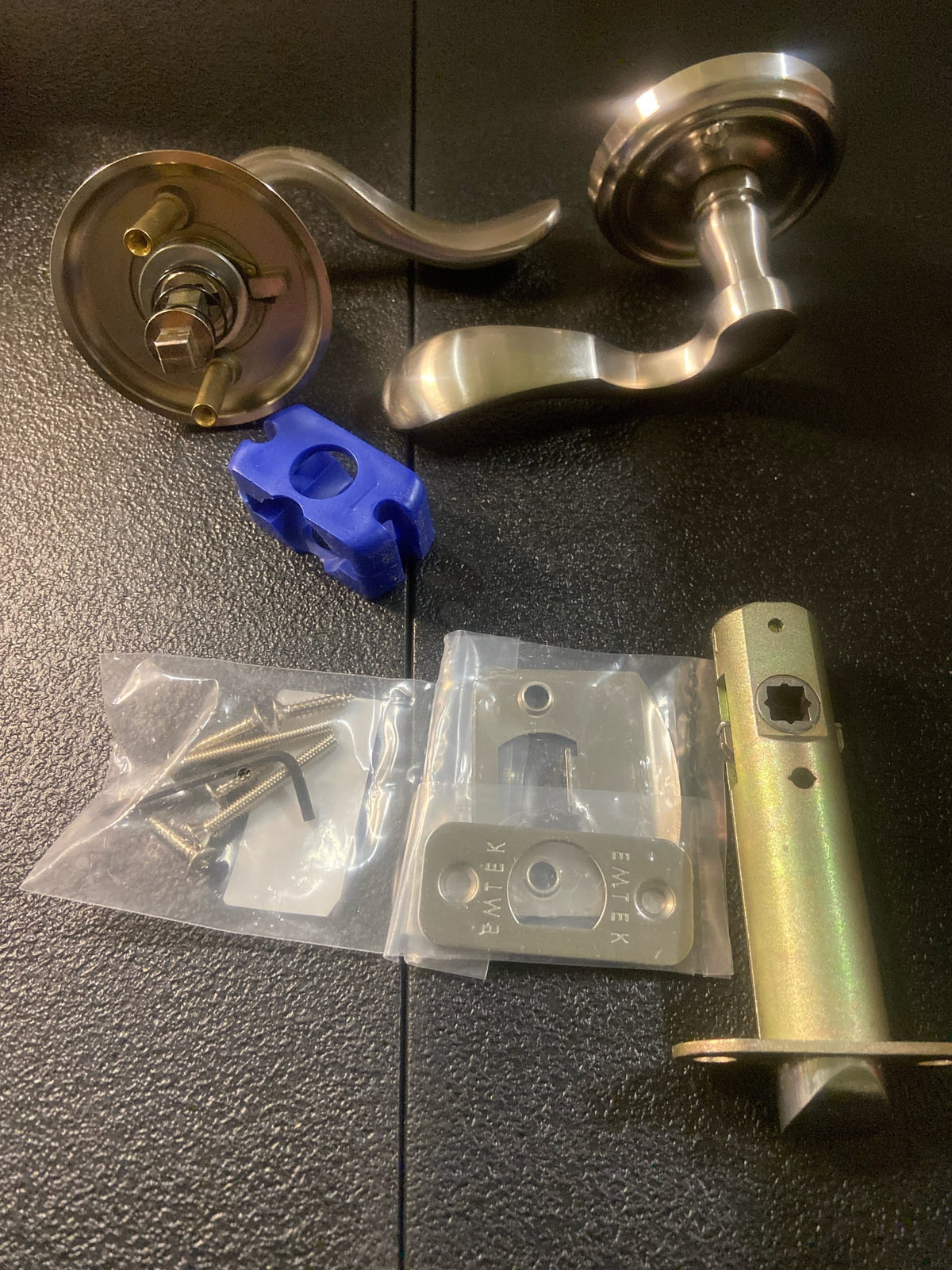 Emtek 810CUS15RH Cortina Brass Modern Passage Leverset - Satin Nickel