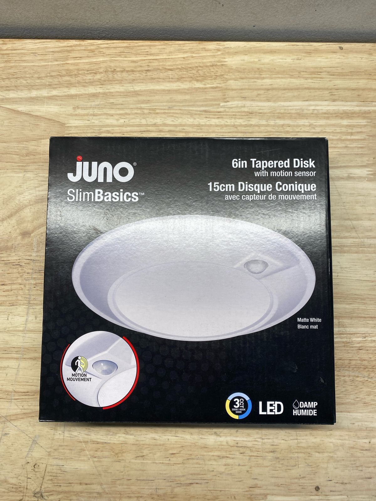 Juno Lighting JSBT 6IN SWW2 90CRI PIR MW M6 Contractor Select JSBT 8" Wide Switchable CCT Integrated LED Surface Mount Light with Motion Sensor - White