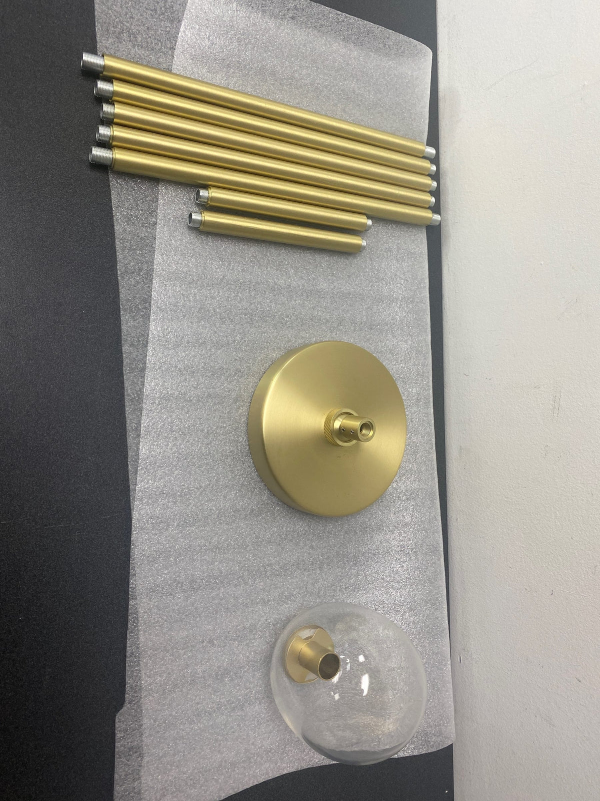 Avenue Lighting HF4806-CLR Hampton Chandelier Brushed Brass