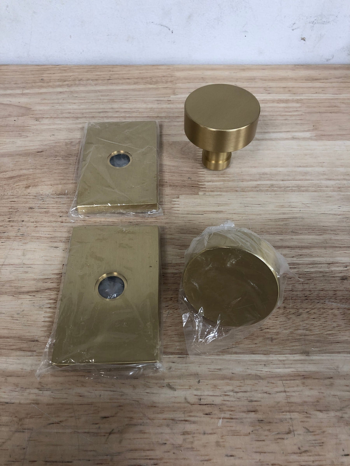 EMTEK Concealed Fastener Modern Rectangular Rosette Passage Set with Matching Finish Round Knob - Choice of 7 Finishes - C5112ROUUS4 - Satin Brass (US4)