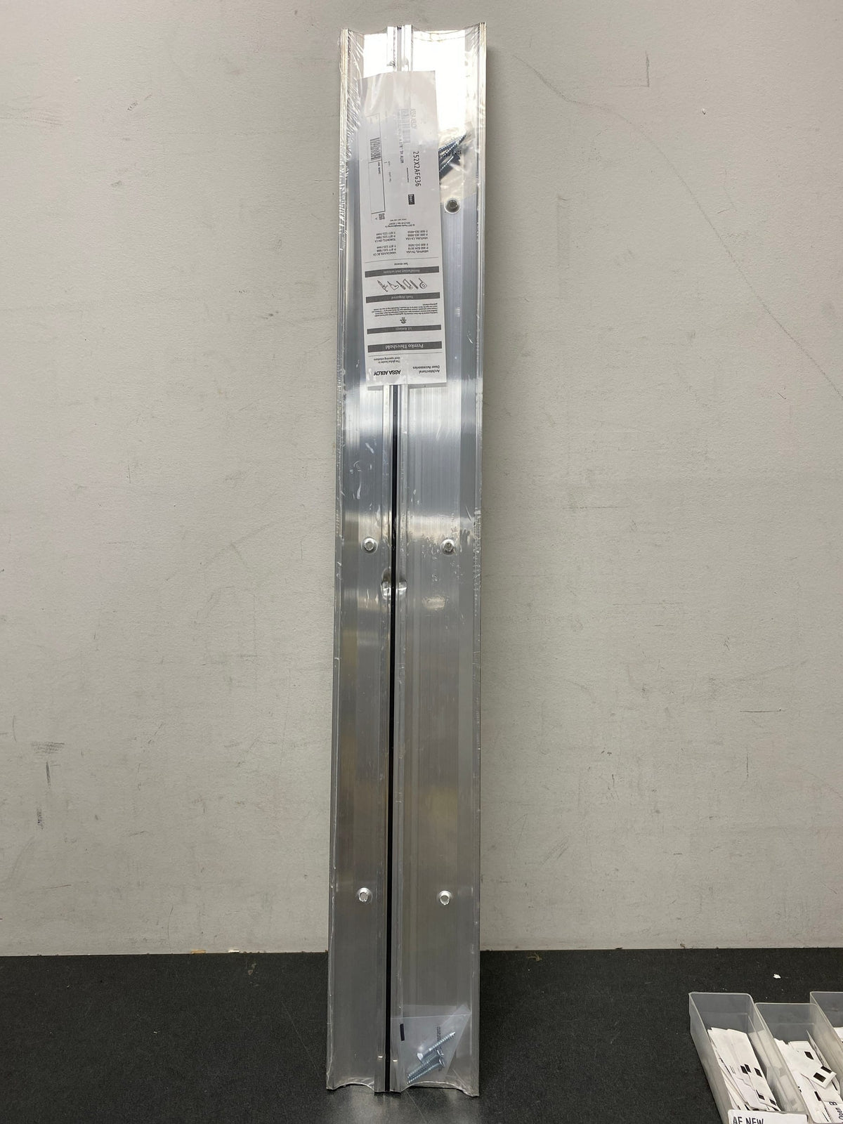 Zurn QH2TTS Thermal Track – Straight Panel - Chrome