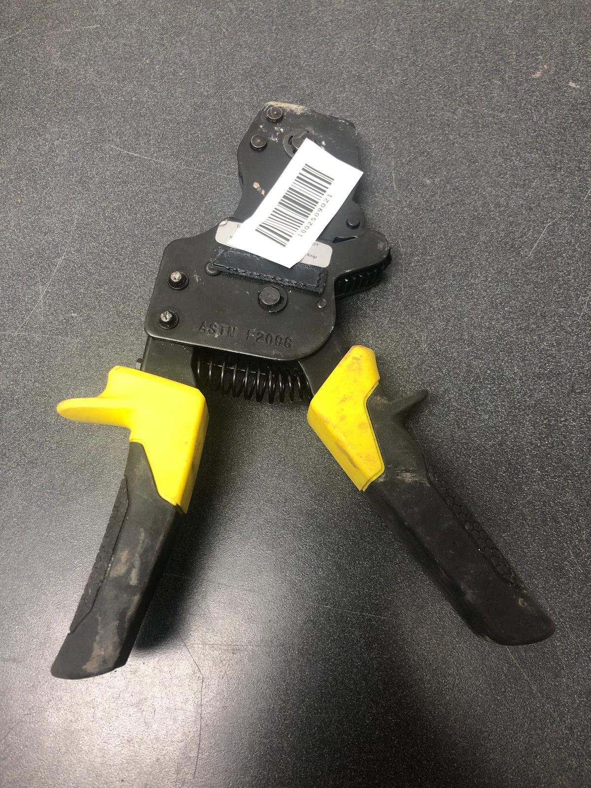 Apollo 69PTBJ0010C 3/8 in. to 1 in. 1-Hand PEX-B Pinch Clamp Tool