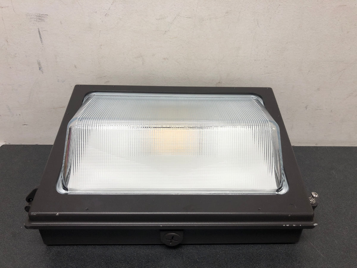 Commercial electric WP80CE/1 250-Watt Equivalent, Integrated LED, Bronze, Dusk to Dawn Wall Pack Light, 3000K-5000K