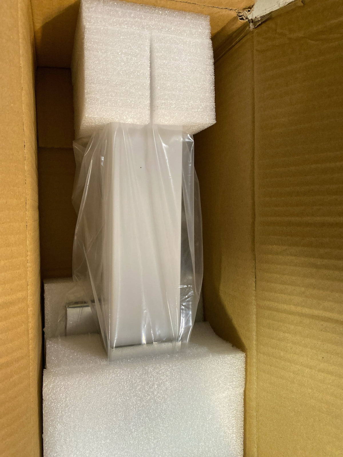Vantage LED Wall Sconce in Chrome