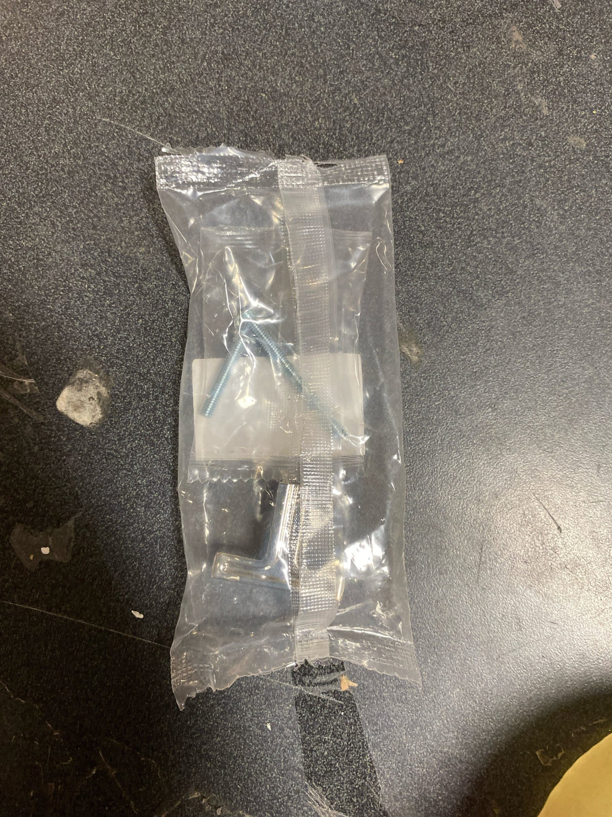 Jeffrey Alexander 867NI Anwick 1-3/8" Wide Modern Linear "T" Bar Cabinet / Drawer Knob - Polished Nickel