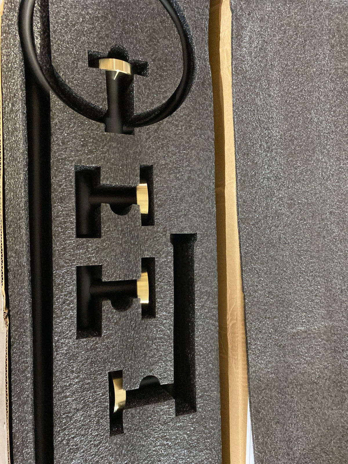 Bwe A-91020-GB 5-Piece Bath Hardware with Towel Bar Towel Hook Toilet Paper Holder and Towel Ring Set in Black Gold