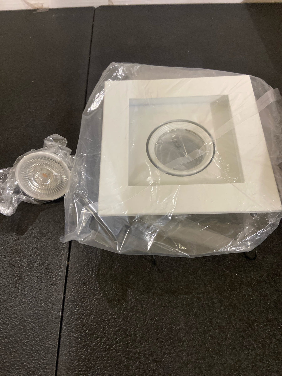 WAC Low Voltage Multiples Recessed Single Light Trim in White and White 8W 500 Lumens MR16 LED Lamp, MT-116HS Housing Sold Separately