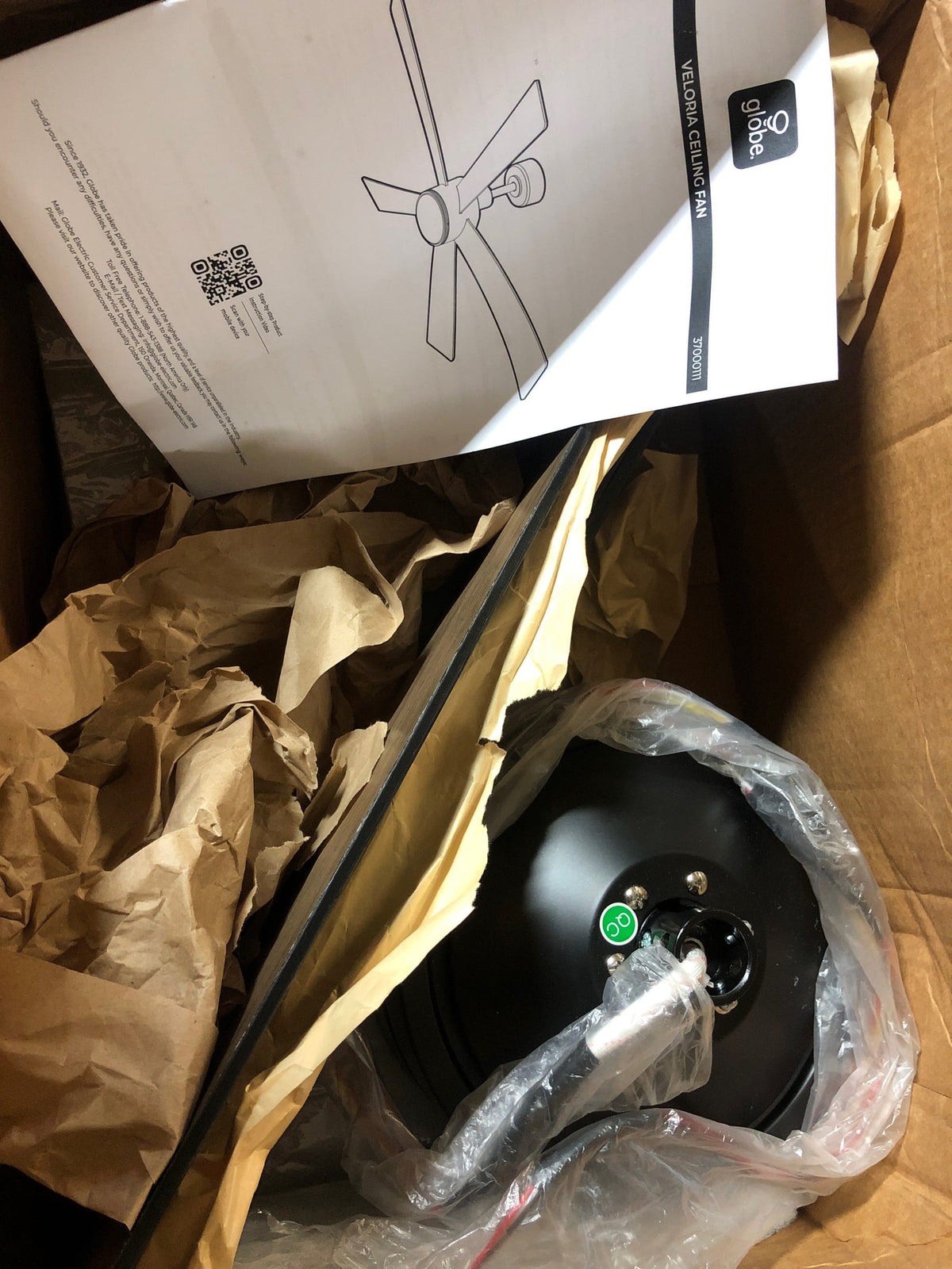 Globe Electric Veloria 52 in. Ceiling Fan with LED Light, Remote Control, WhisperQuiet DC Motor, 6 Speeds, Matte Black, Reversible Blades