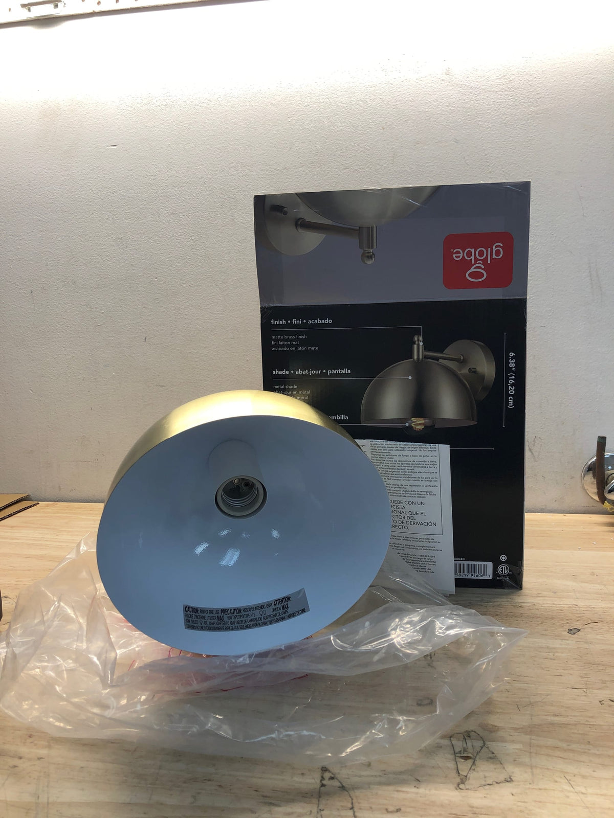 GLOBE Electric 65000048 1-Light Wall Sconce, Brushed Brass, E26 Base Socket, Wall Lights for Living Room, Home Décor, Wall Lighting, Home Improvement, Mounted Bedside Lamp, Wall Lights for Bedroom