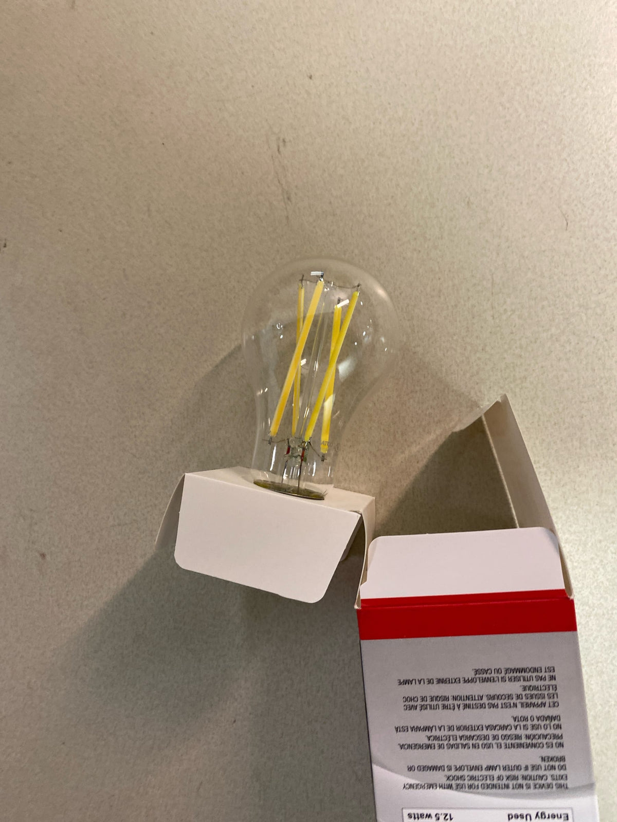 Satco Lighting S12430 Single 12.5 Watt Vintage Edison Dimmable A19 Medium (E26) LED Bulb - 1,500 Lumens, 3000K, and 90CRI - Clear