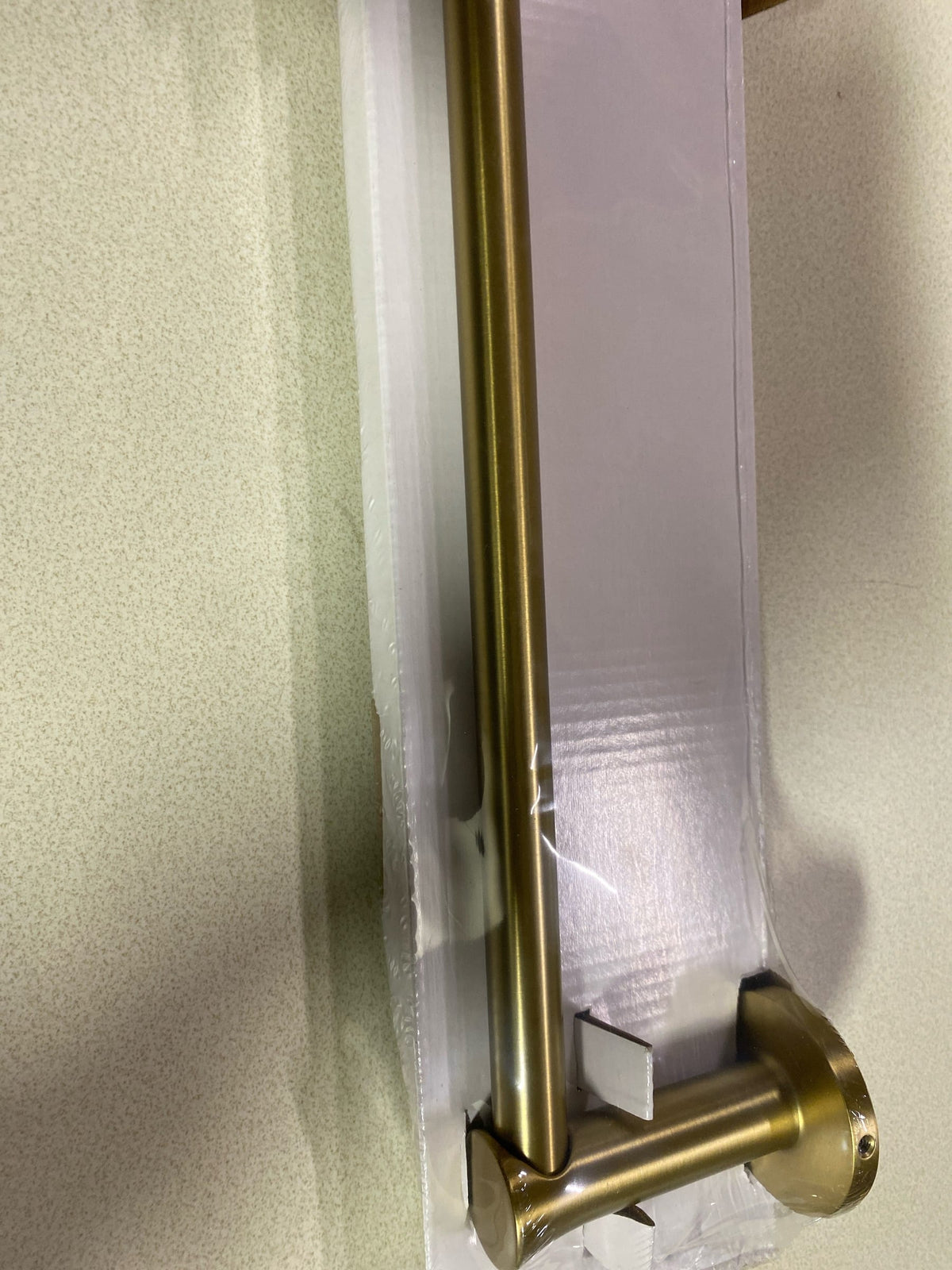Glacier bay BTH-024-108-BG Lucien 24 in. Wall mounted Towel Bar in Brushed Gold