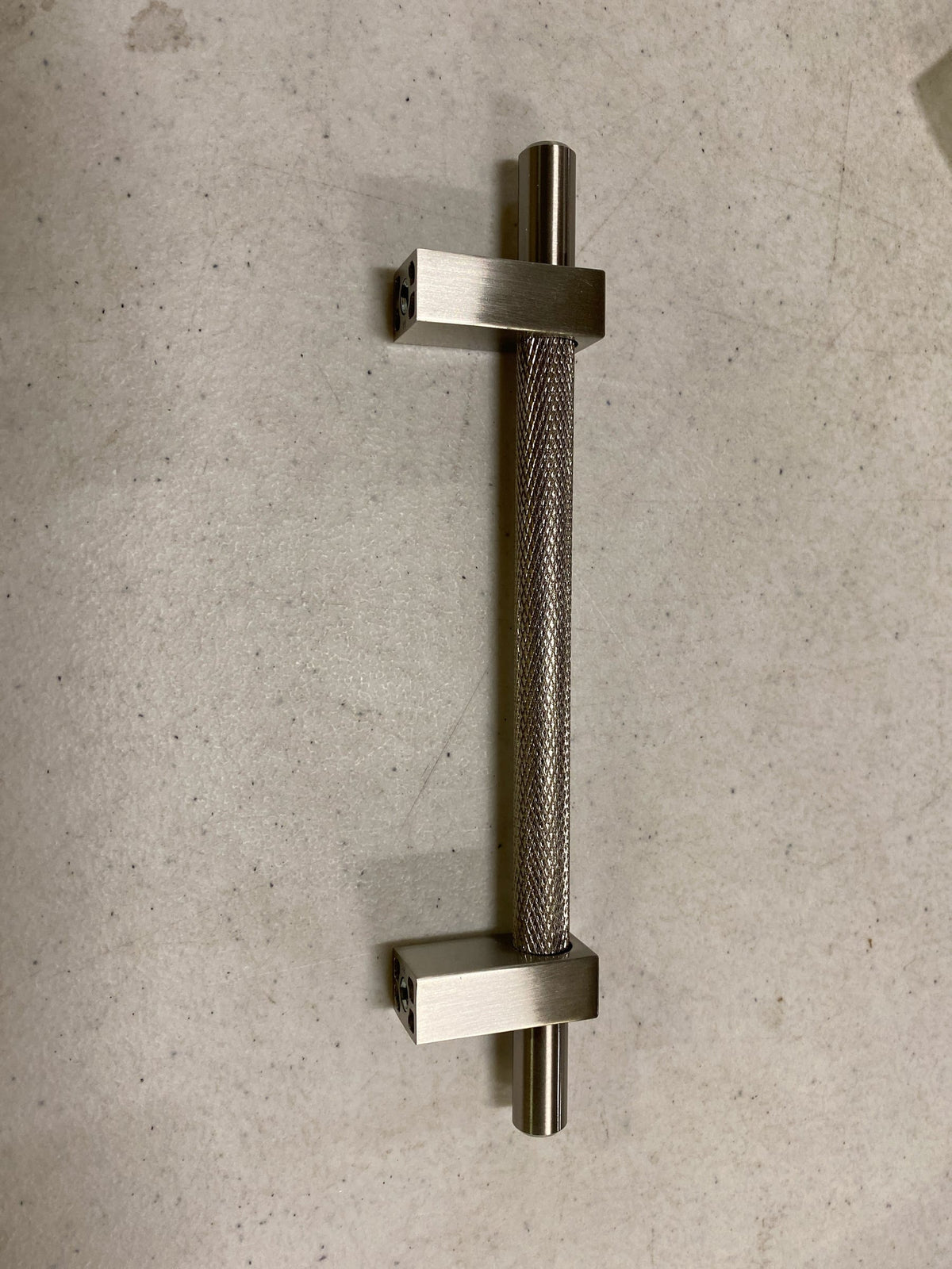 Jeffrey Alexander Larkin Knurled Center 128 mm Center-to-Center Bar Pull