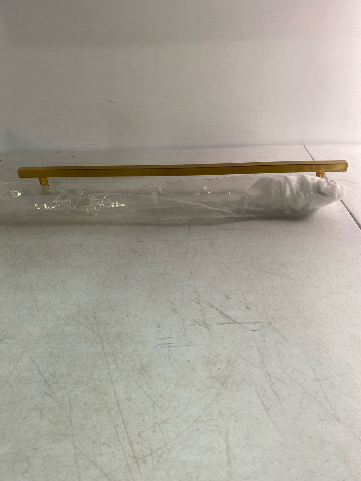 Jeffrey Alexander Whitlock 18" Center-to-Center Appliance Pull