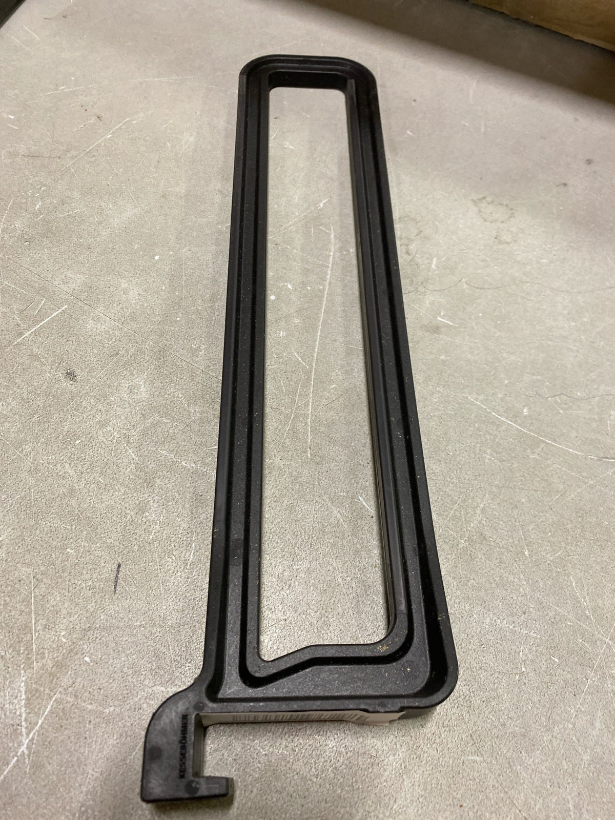 Kessebohmer 238714 7818 CONERO 15" x 3-5/8" Hanger - Sold Individually - Black