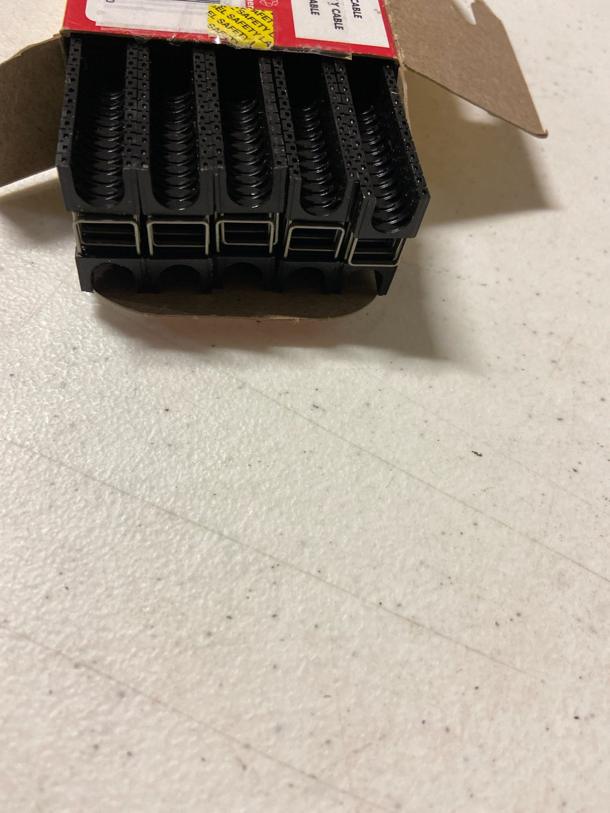 Arrow T59 5/16" Insulated Staples, 300 Pack, Black