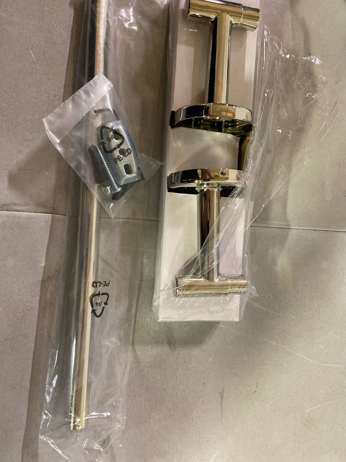 Delta 75912 Trinsic 12" Wall Mounted Towel Bar - Brilliance Polished Nickel