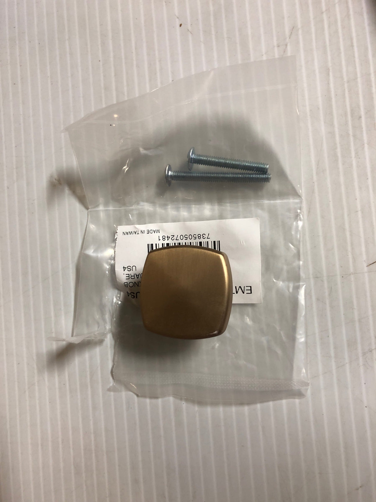 Emtek 86644US4 1.25 in. Kenter Cabinet Knob - Satin Brass