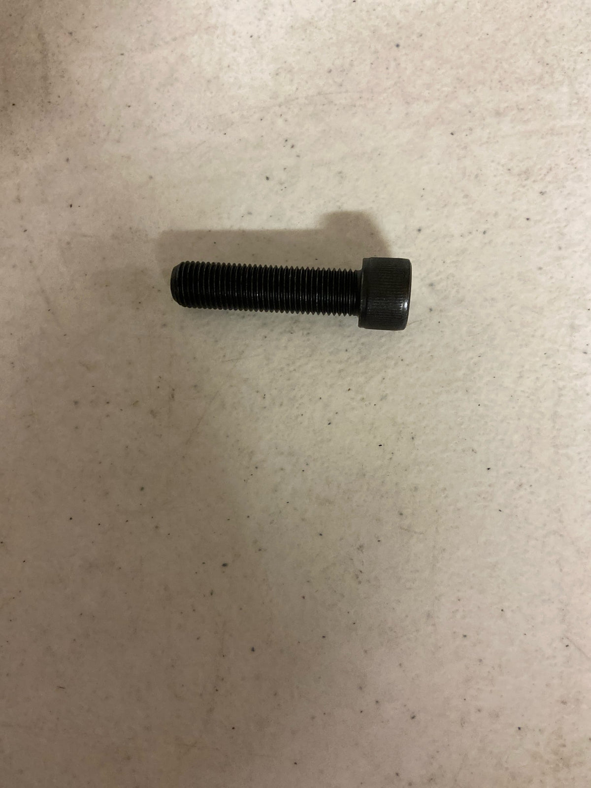 Zoro Select 3/8"-24 Socket Head Cap Screw, Socket, Black Oxide Alloy Steel, 1-1/2 in Length, 100 PK