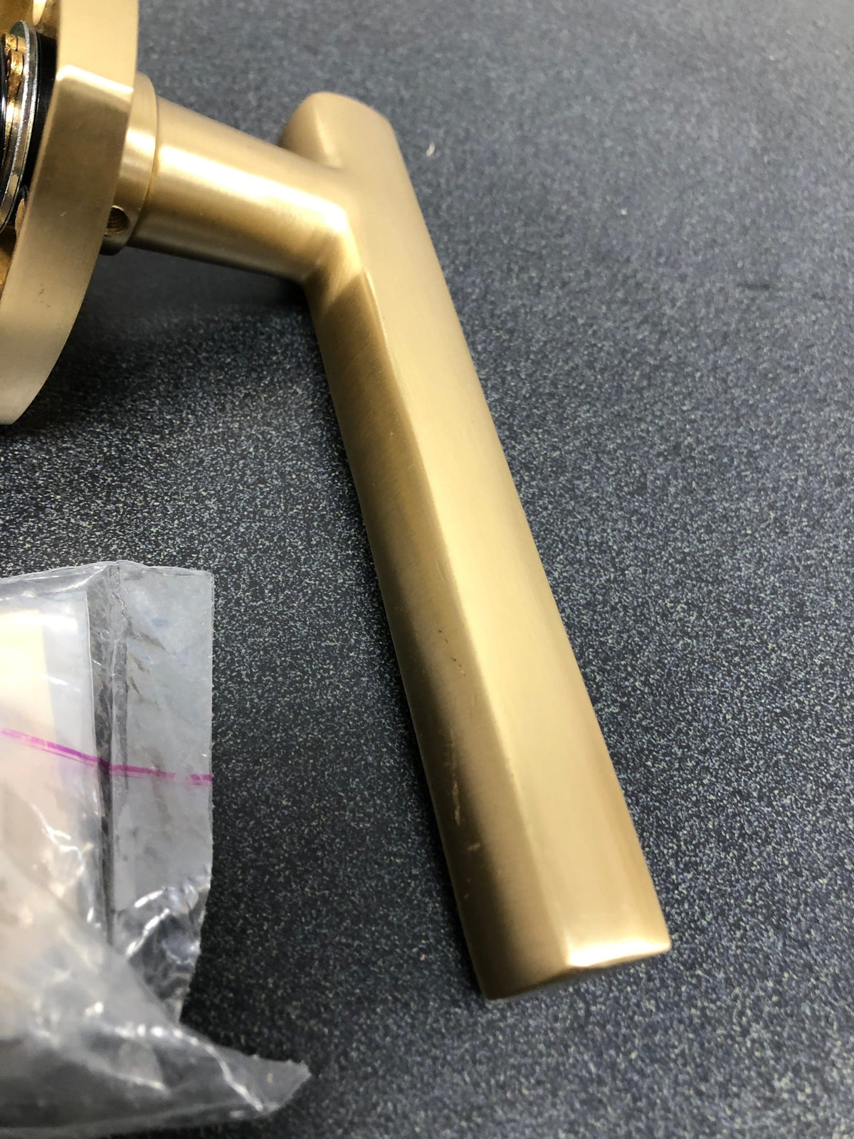 Emtek 5316FRLUS4RH Freestone Right Handed Passage Door Lever Set with Urban Modern Rose from the Urban Modern Collection - Satin Brass