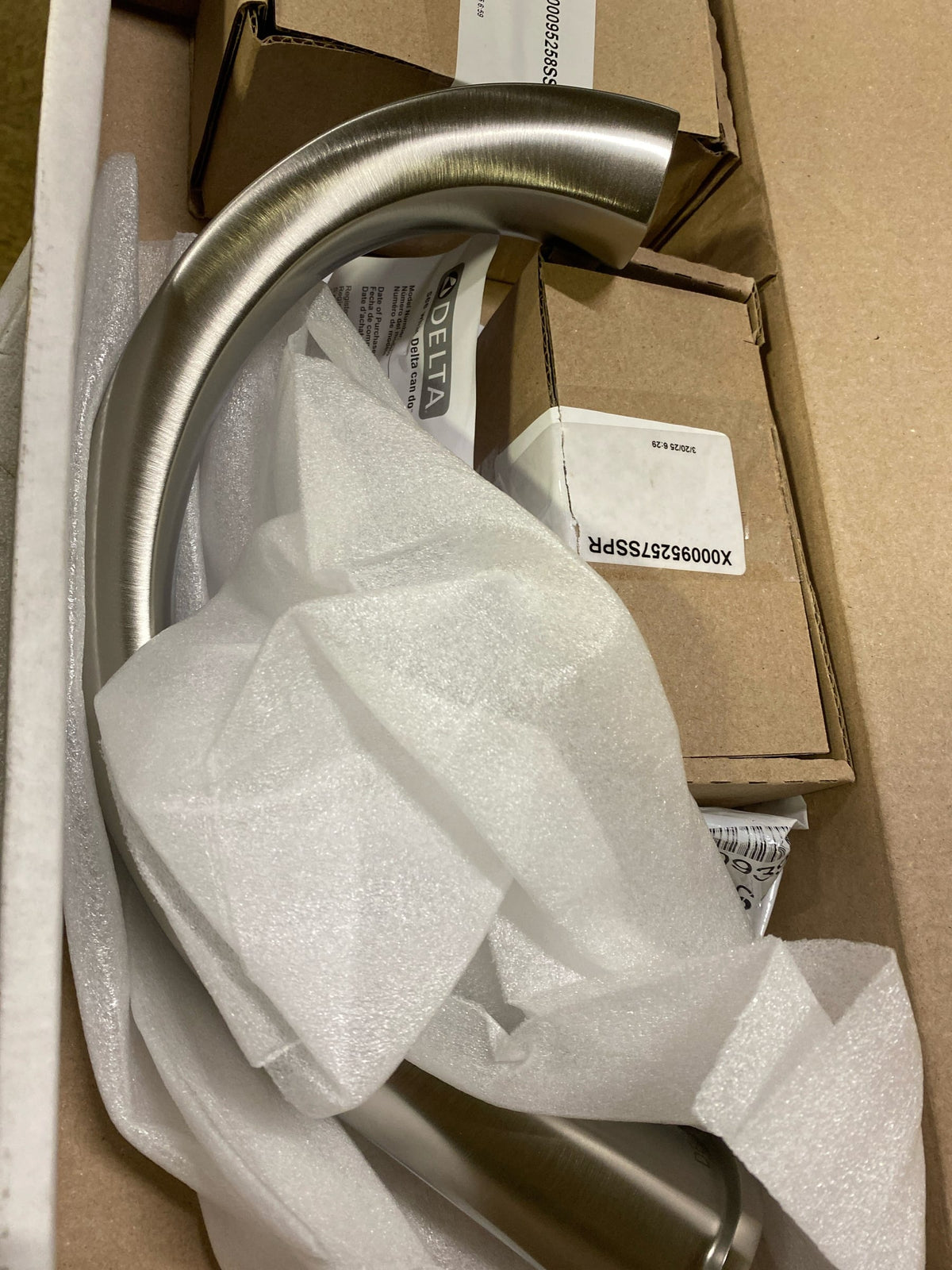 Delta T2777-SS-PR Stryke Deck Mounted Roman Tub Filler with Arc Spout and Lever Handles - Lumicoat Stainless