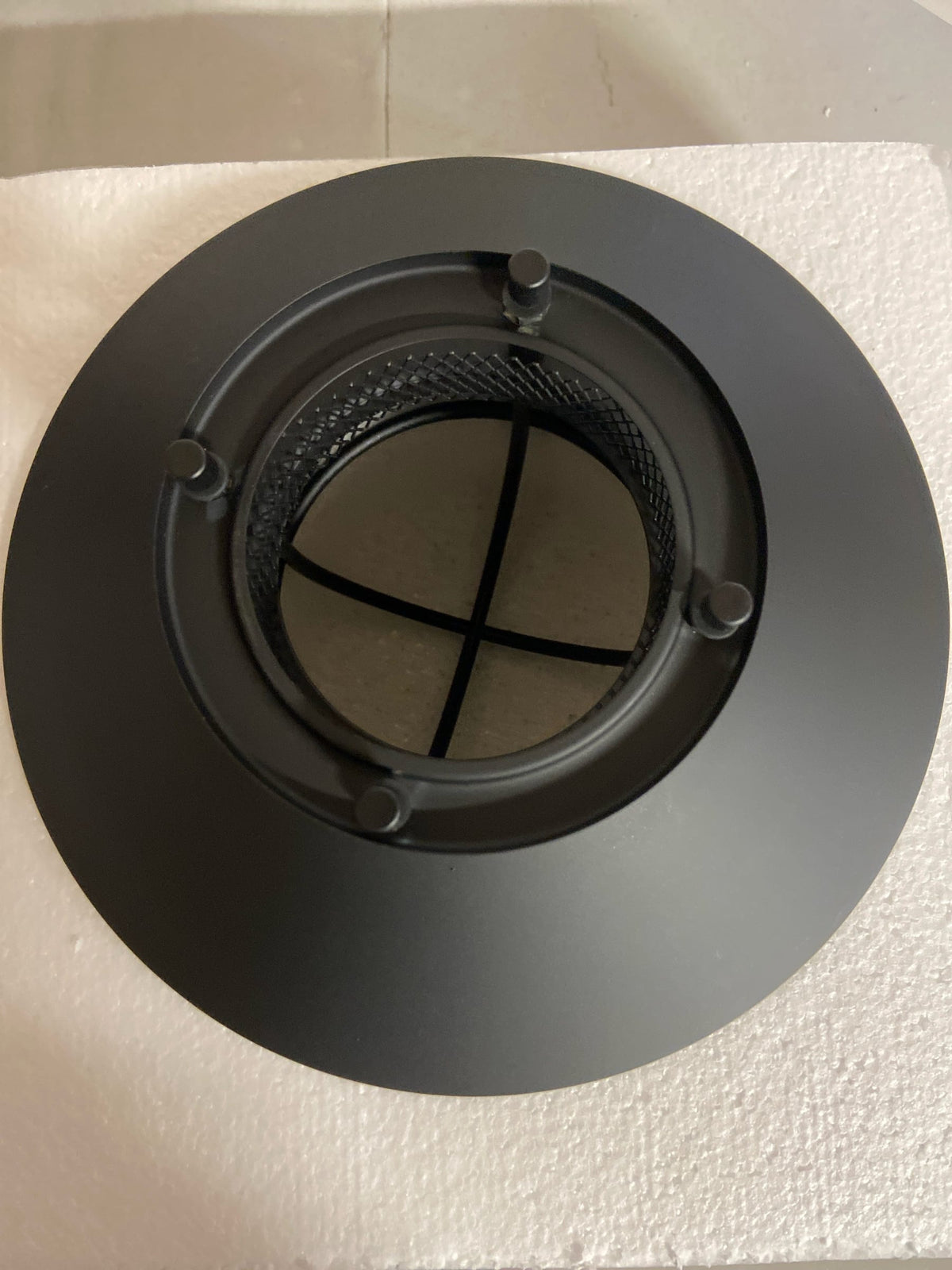 Globe electric 44233 Liam Matte Black Industrial Indoor/Outdoor 1-Light Wall Sconce with Frosted White Glass shade