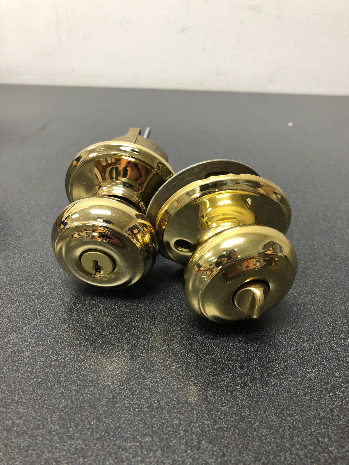 Schlage f51a georgian 505 entry door lock lifetime bright brass