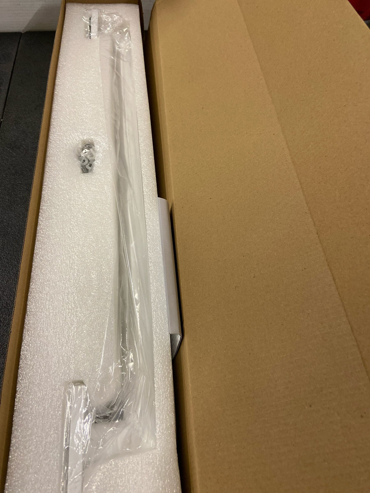 ICO Bath V94352 Crater 24" Grab Bar - Matte White