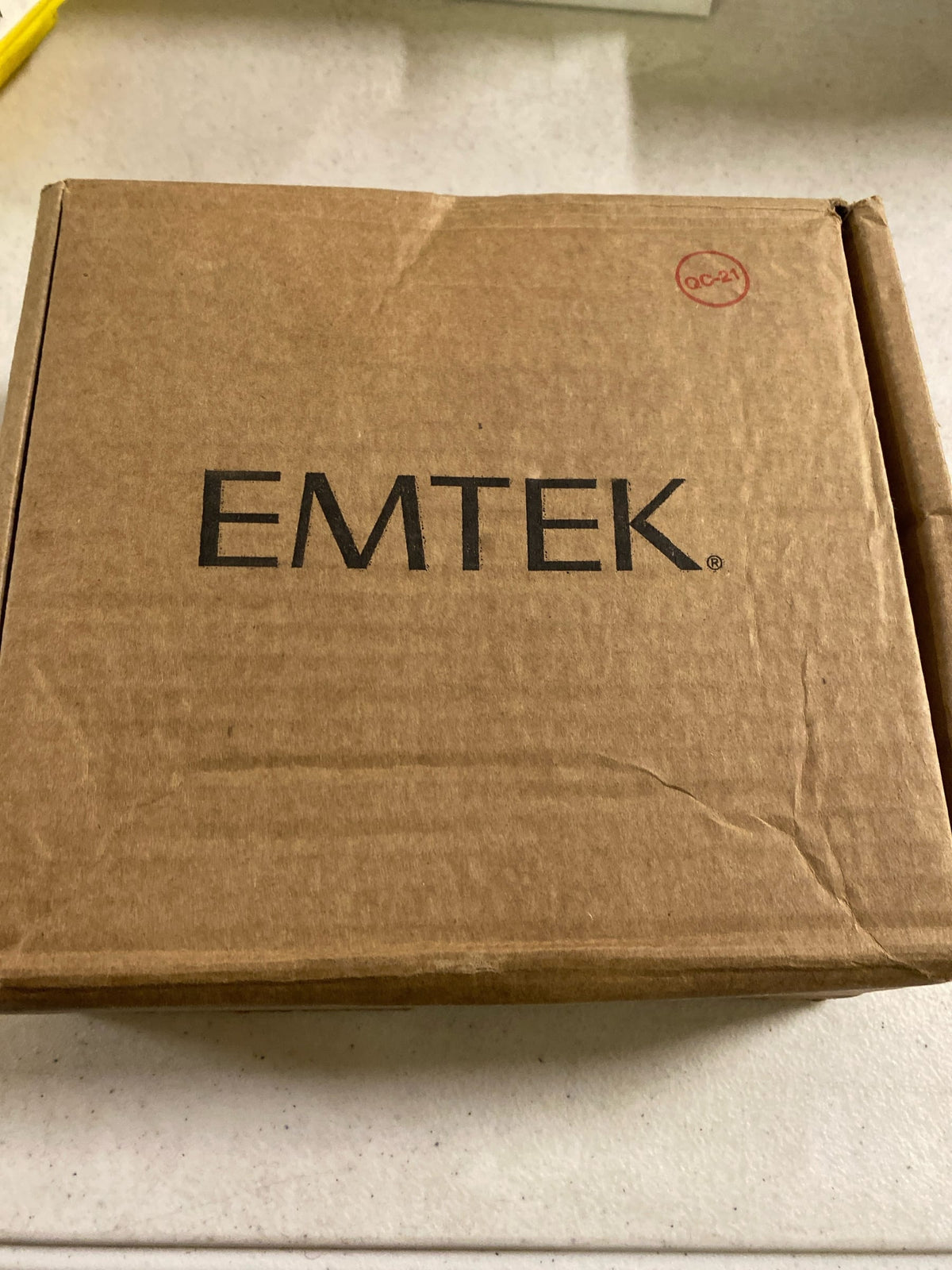 EMTEK Square Rosette Dummy, Pair with Matching Finish Stuttgart Lever - Choice of 7 Finishes - 5050STUUS4 - Satin Brass (US4)