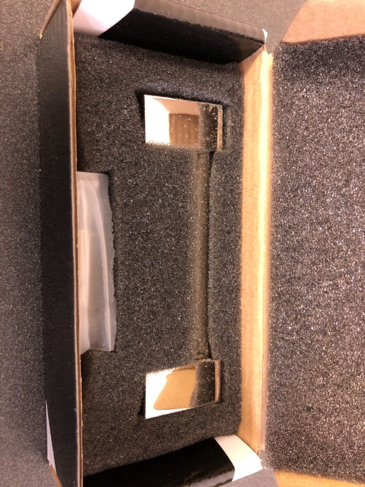 Alno Contemporary Crystal 3-1/2 Inch Center to Center Handle Cabinet Pull