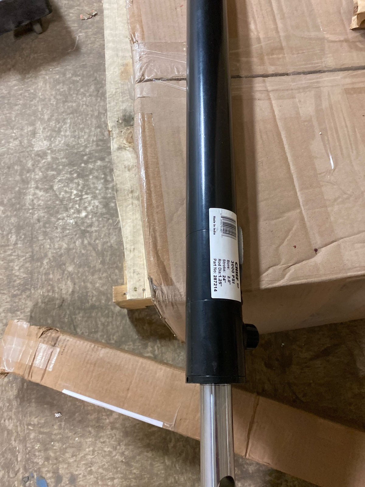 Chief WP Welded Hydraulic Cylinder: 2 Bore x 24 Stroke 1.25 Rod
