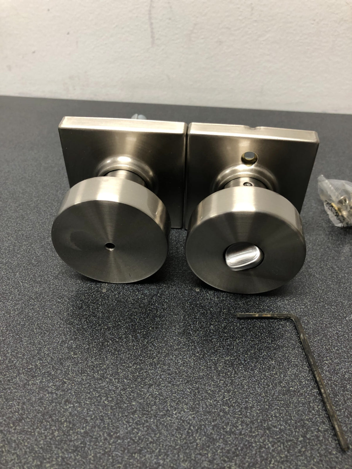 Kwikset 730PSKSQT-15 Pismo Privacy Door Knob Set with Square Rose - Satin Nickel