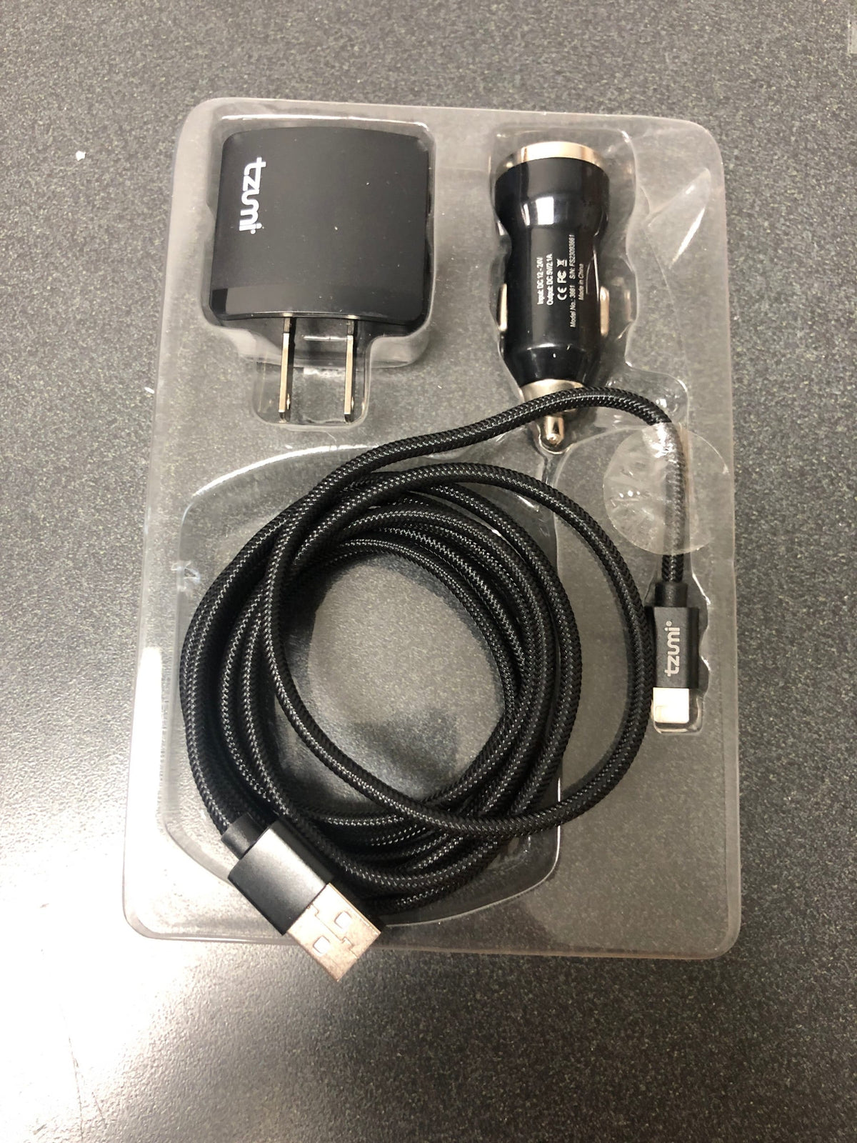 Tzumi 3661HD Lightning Auto Home ChargePak