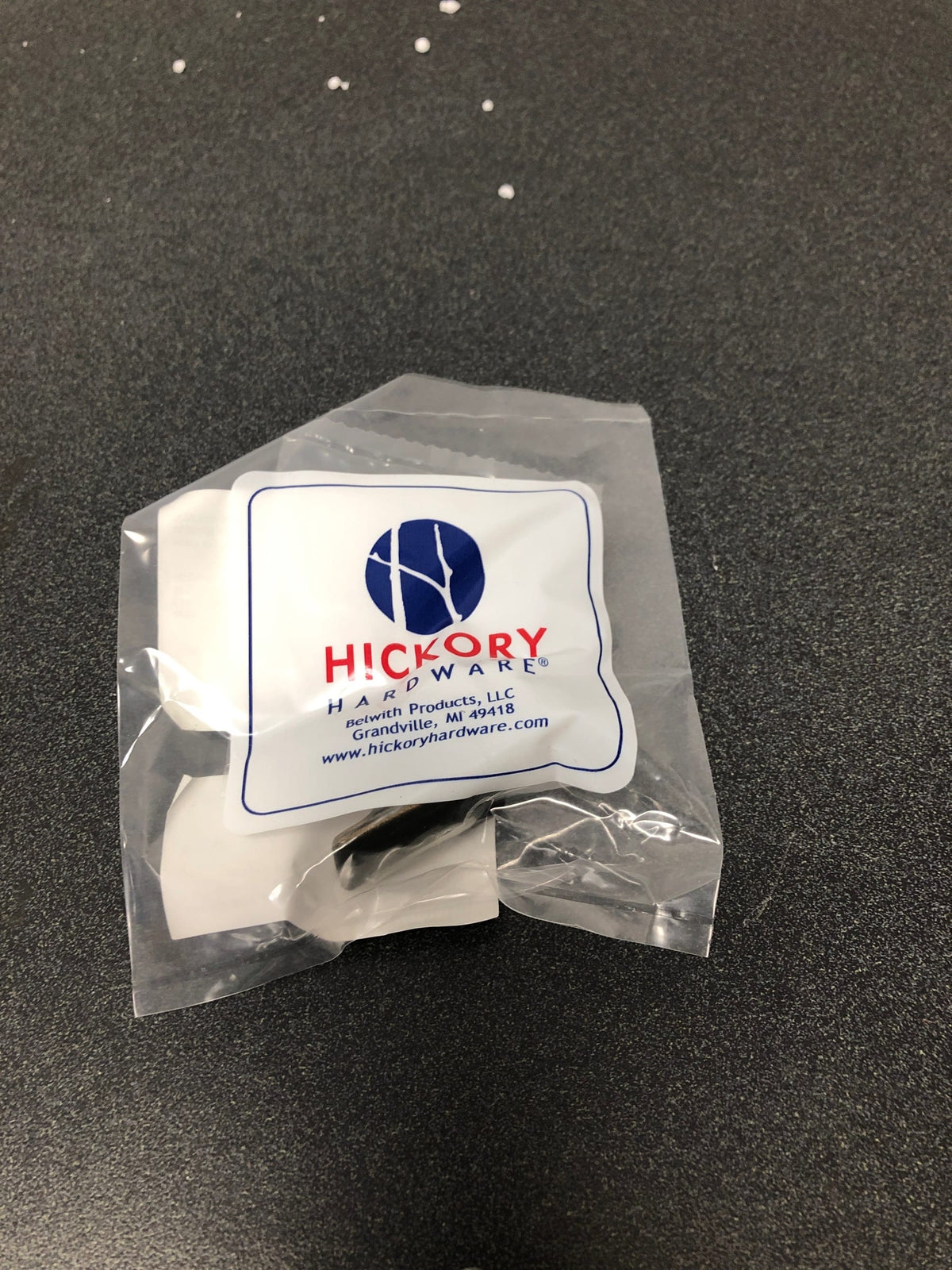 Hickory Hardware P2150-WOA Bungalow 1-1/4 Inch Rectangular Pyramid T Cabinet Knob / Drawer Knob - Windover Antique