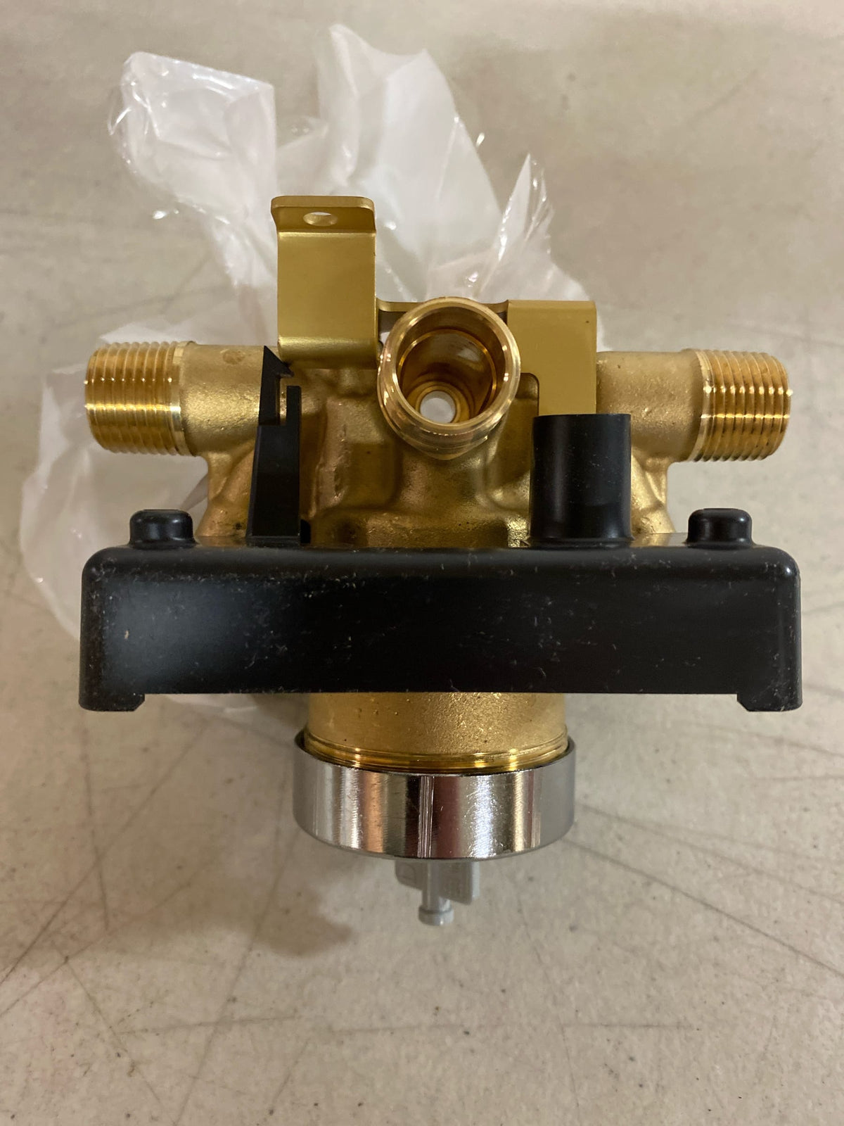 Delta Universal Mixing Rough-In Valve with Service Stops, 1/2" NPT Male thread with 1/2" C.W.T Female Sweat