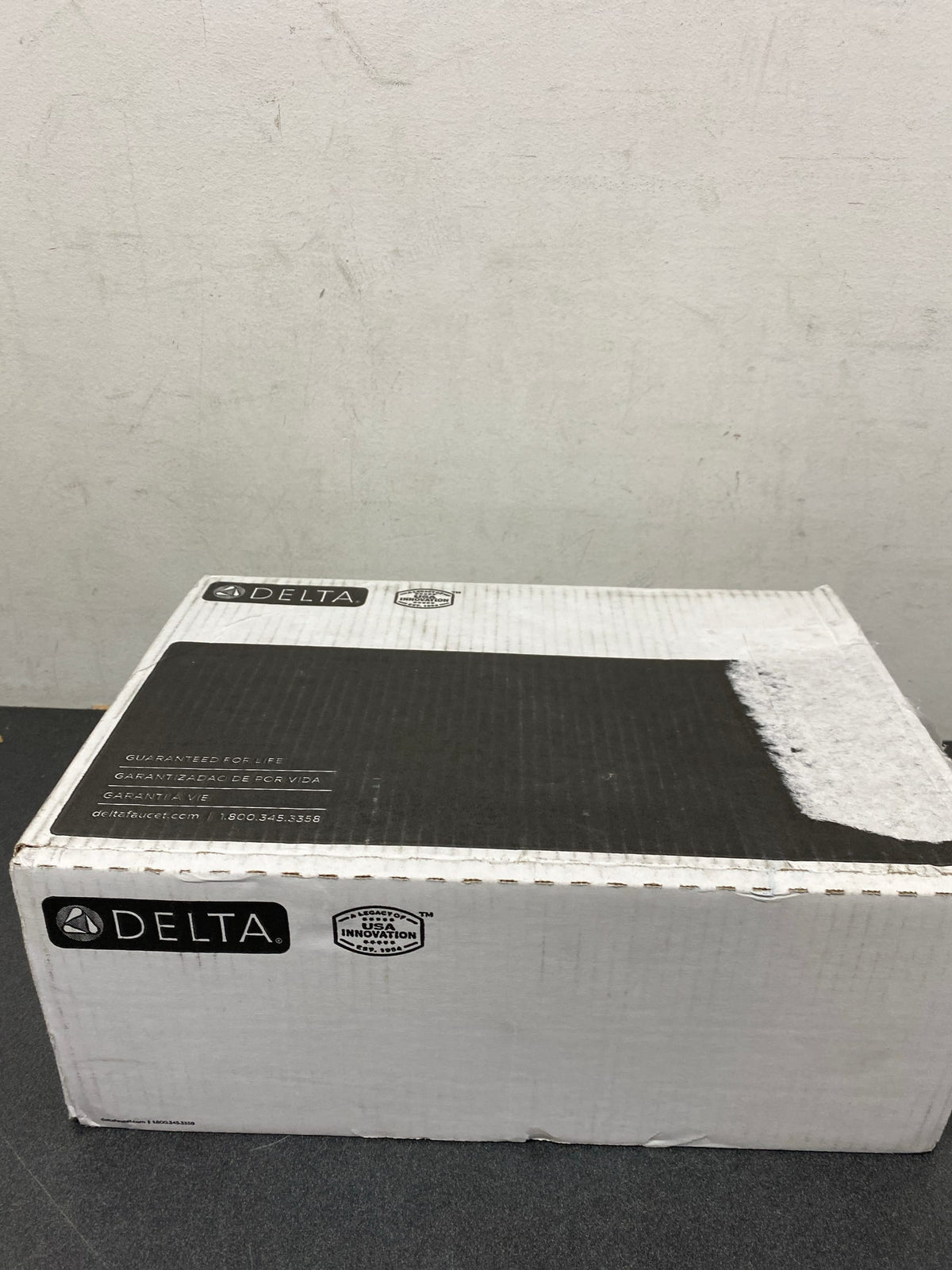 Delta T17235-BL-I Saylor Monitor 17 Series Dual Function Pressure Balanced Shower Only with Integrated Volume Control and 2-in-1 In2ition Showerhead - Less Rough-In Valve - Matte Black