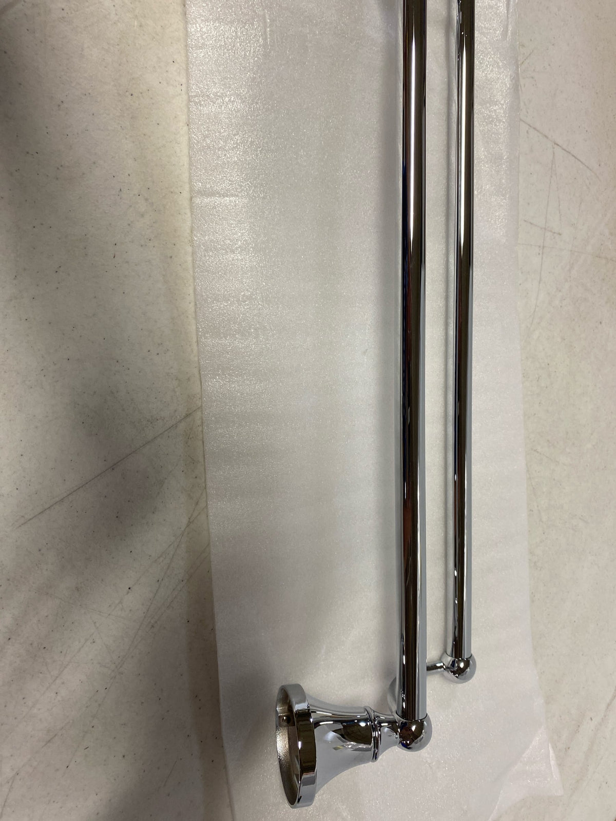Signature Hardware 353564 Seattle 18" Double Towel Bar - Chrome