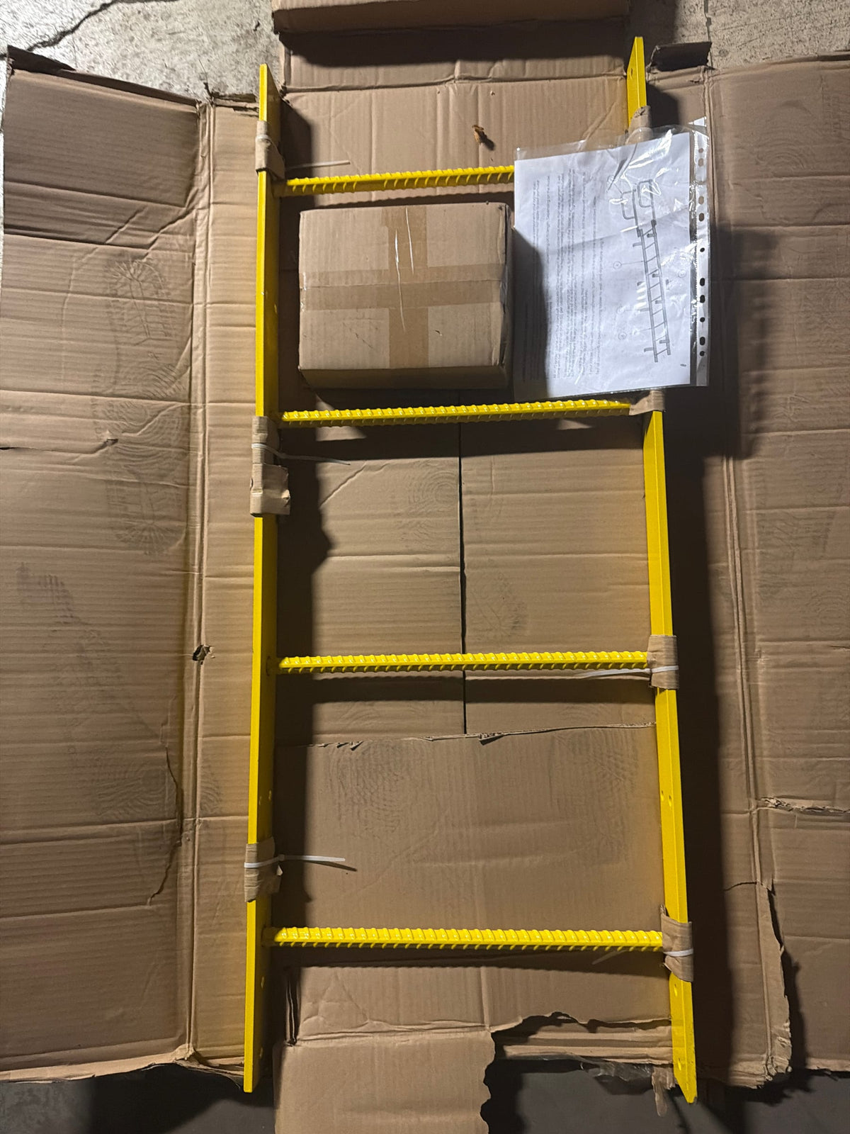 Tri-Arc Manufacturing WLFS0104-Y Tri-Arc Fixed Ladder: 3 Ft, 3 Ft Top Step Height, 4 Steps, 25 In Overall Wide, Top