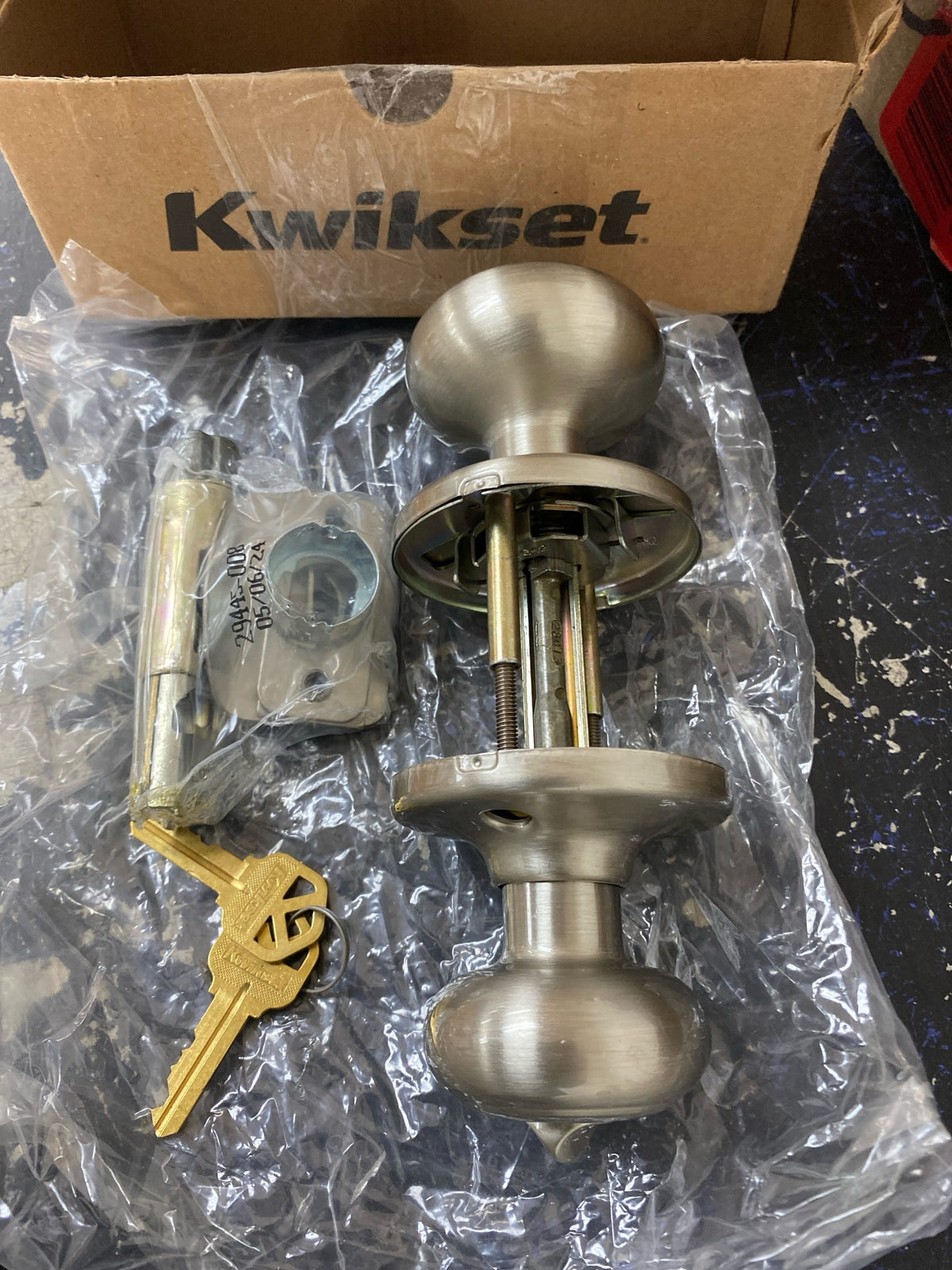 Kwikset 400CV Single Cylinder Keyed Entry Cove Knobset - Satin Nickel