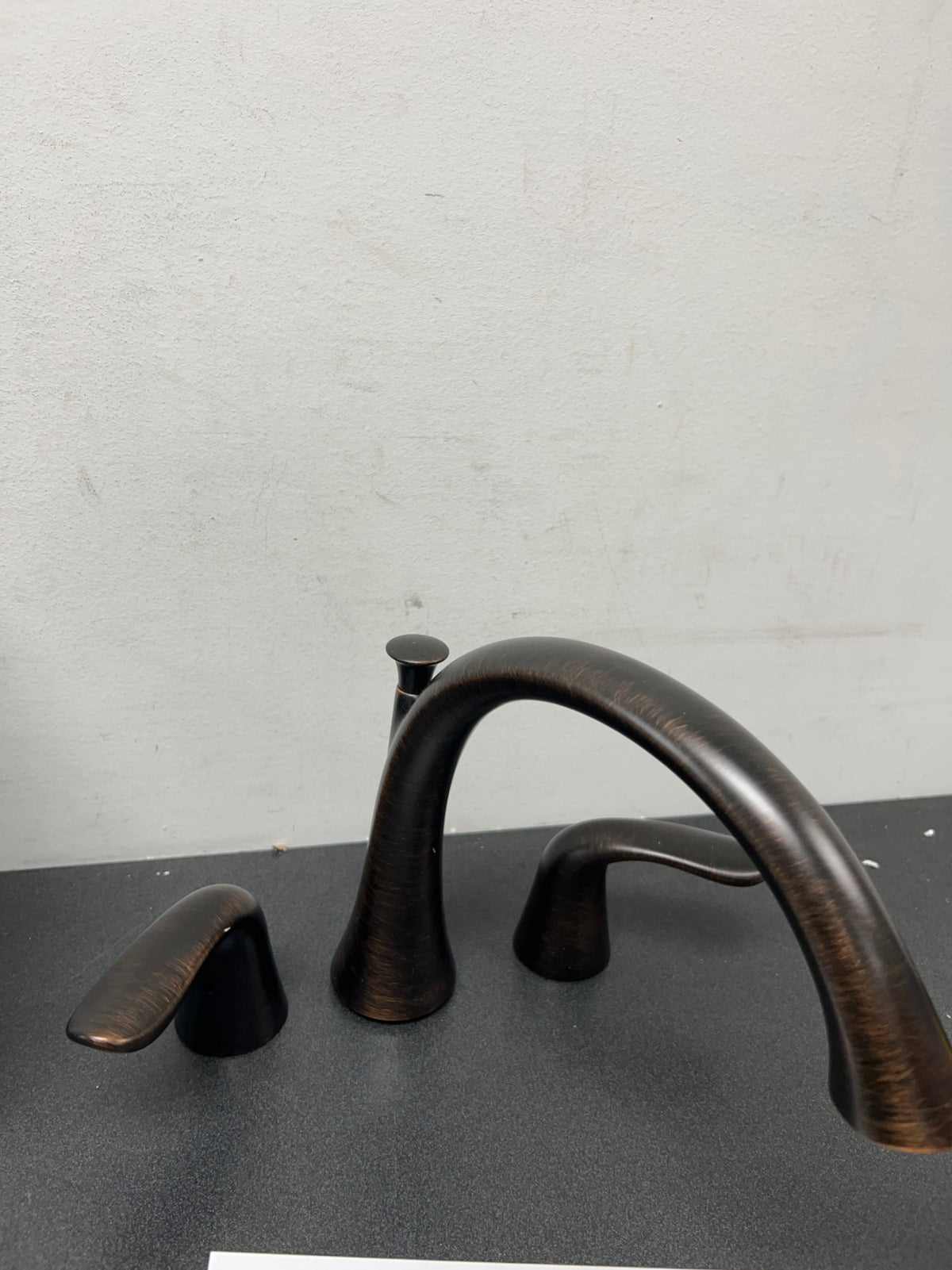 Delta T2738-RB Lahara Deck Mounted Roman Tub Filler Trim - Venetian Bronze