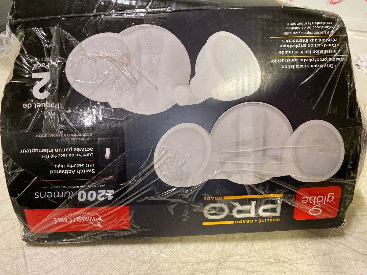 Globe electric 17000470 100-Watt Equivalent 1200-Lumen Outdoor Exterior White Switch Activated 2-Head Integrated LED Security Flood Light (2-Pk)