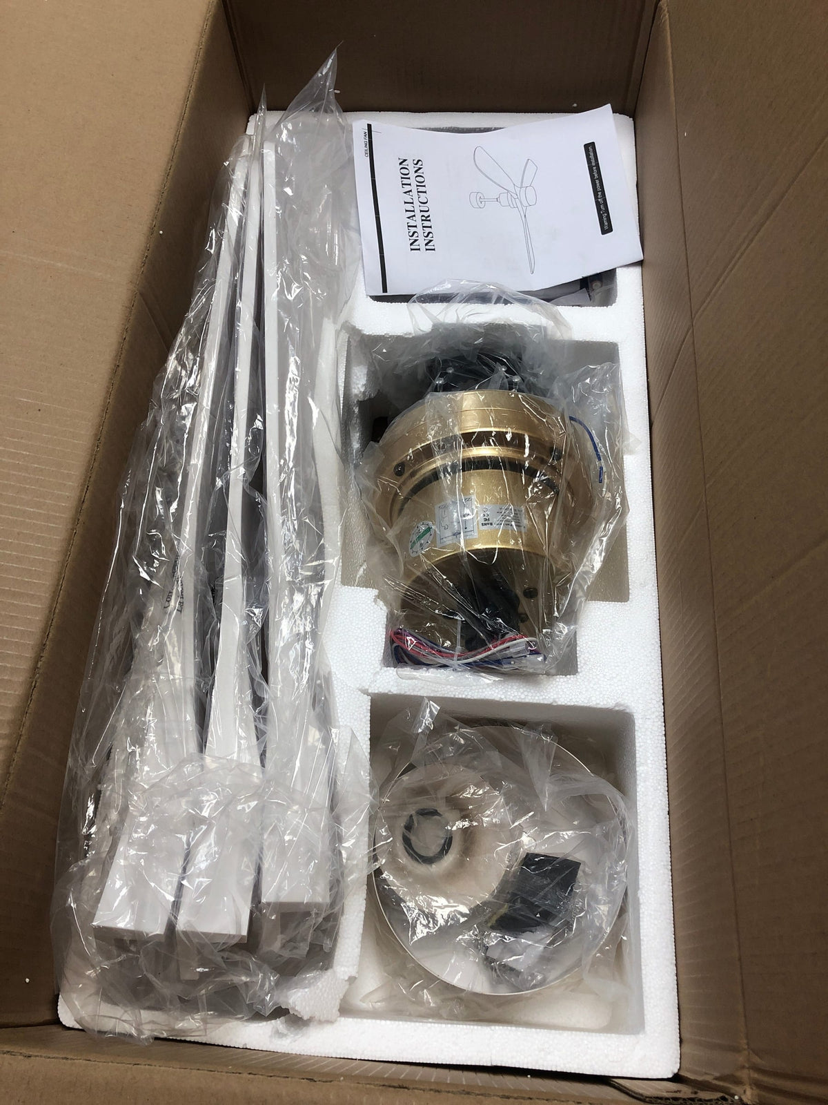 Oukaning JZUCODM9NSHCX 48 in. Indoor White and Gold Modern Ceiling Fan with 3-Color Temperature Integrated LED Light Source and Remote Included